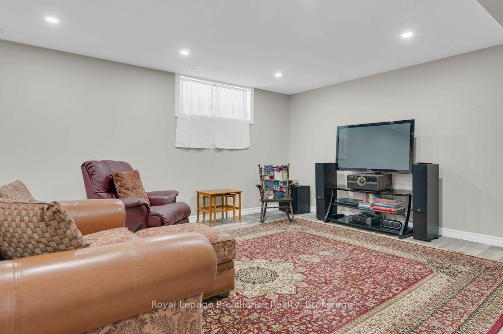 31 Hemlock Crescent Property Photo 30