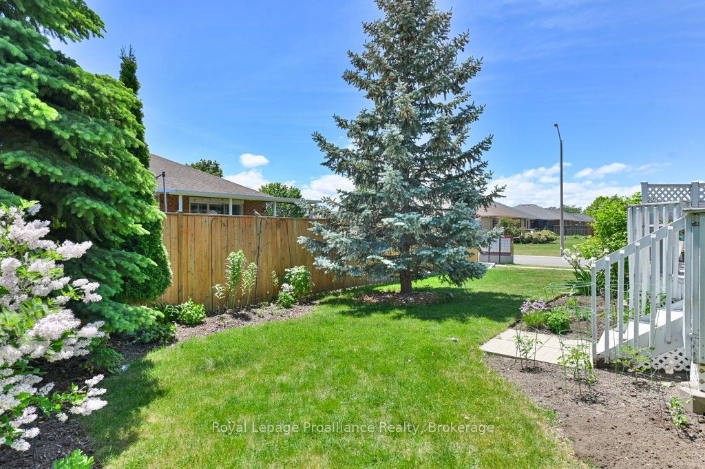 31 Hemlock Crescent Property Photo 38