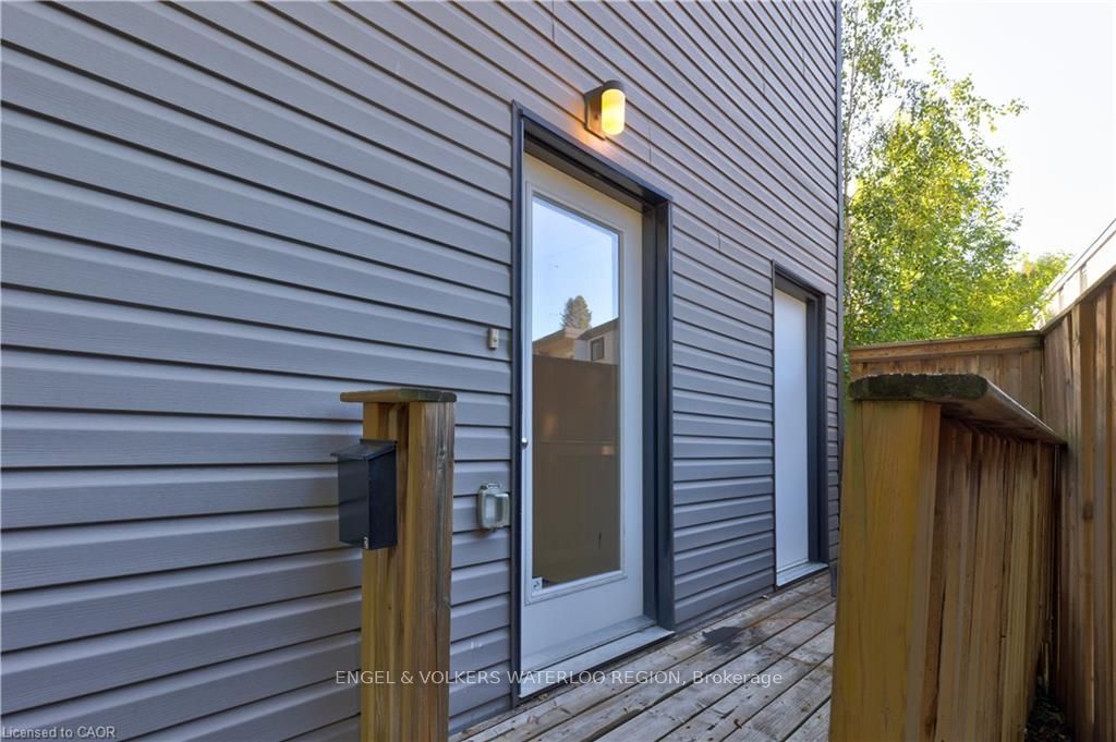 519 Duke Street W Property Photo 32
