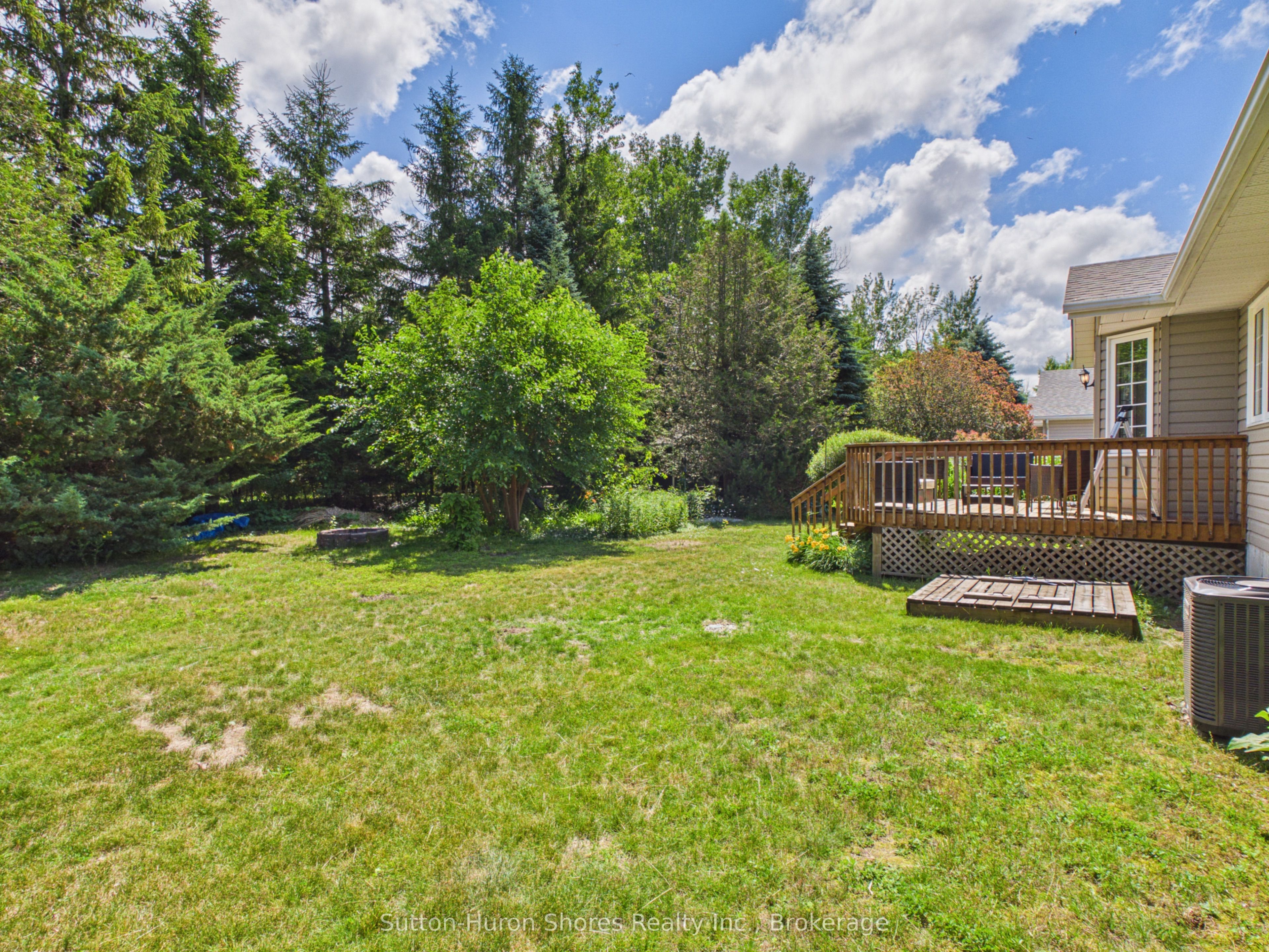 14 Eastgate Drive Property Photo 4