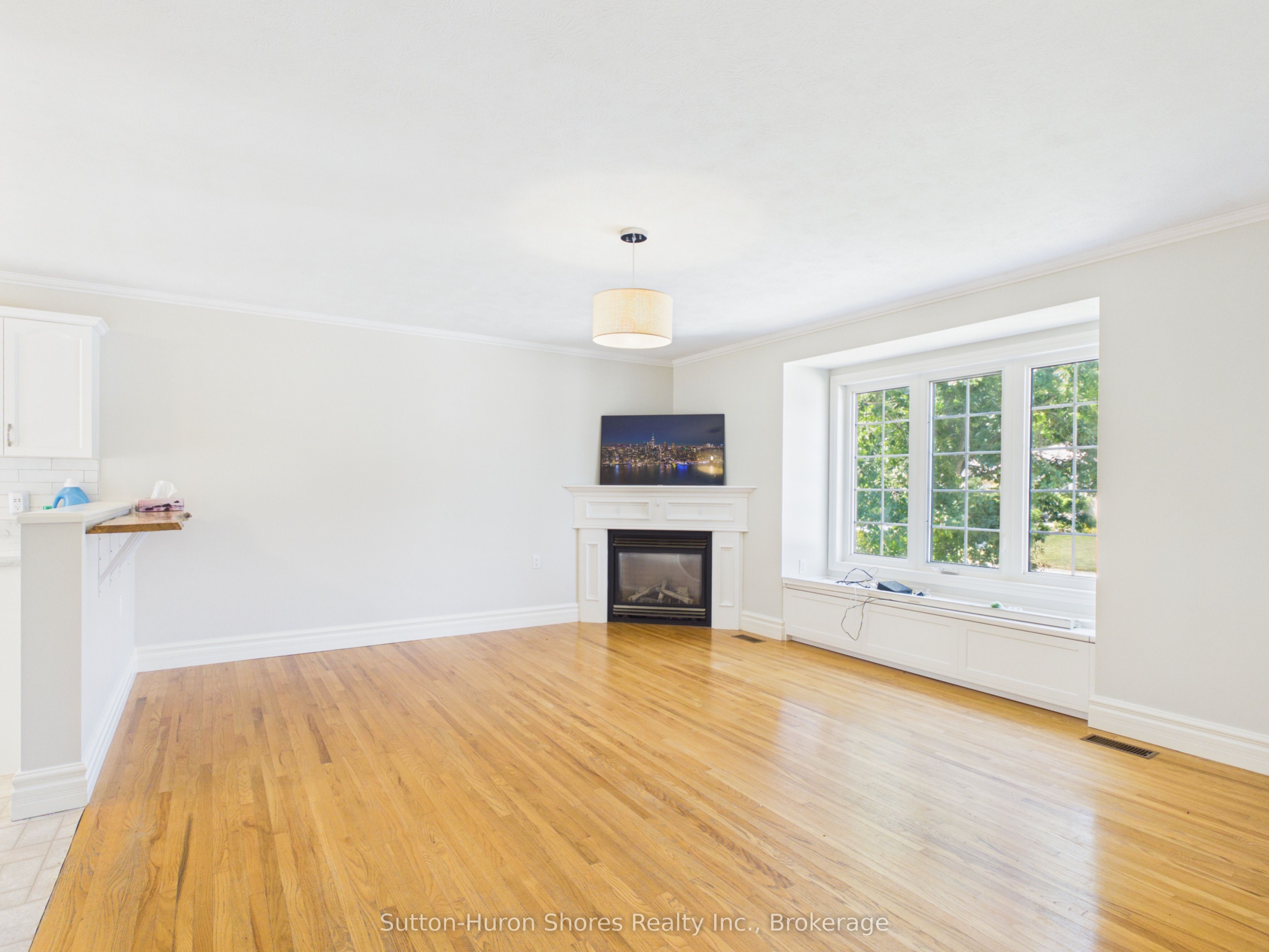 14 Eastgate Drive Property Photo 6