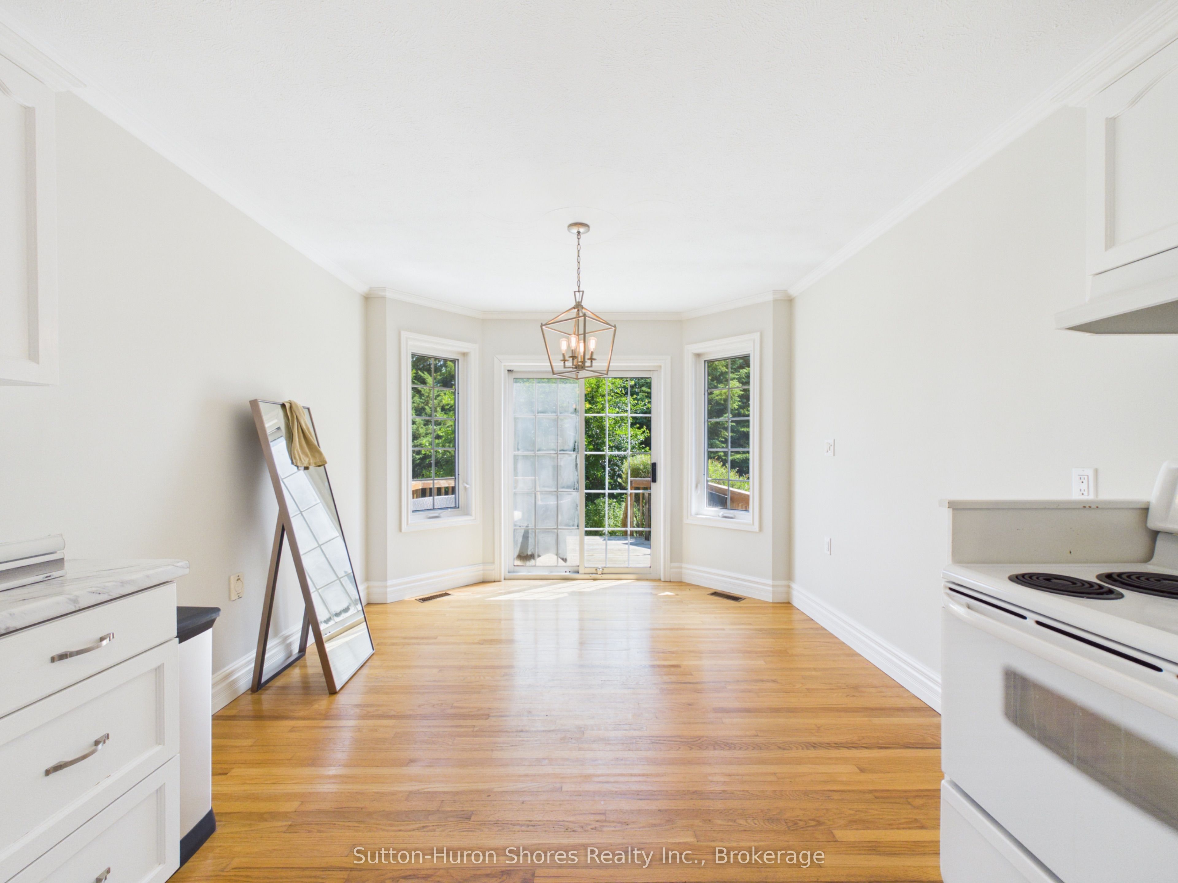 14 Eastgate Drive Property Photo 8