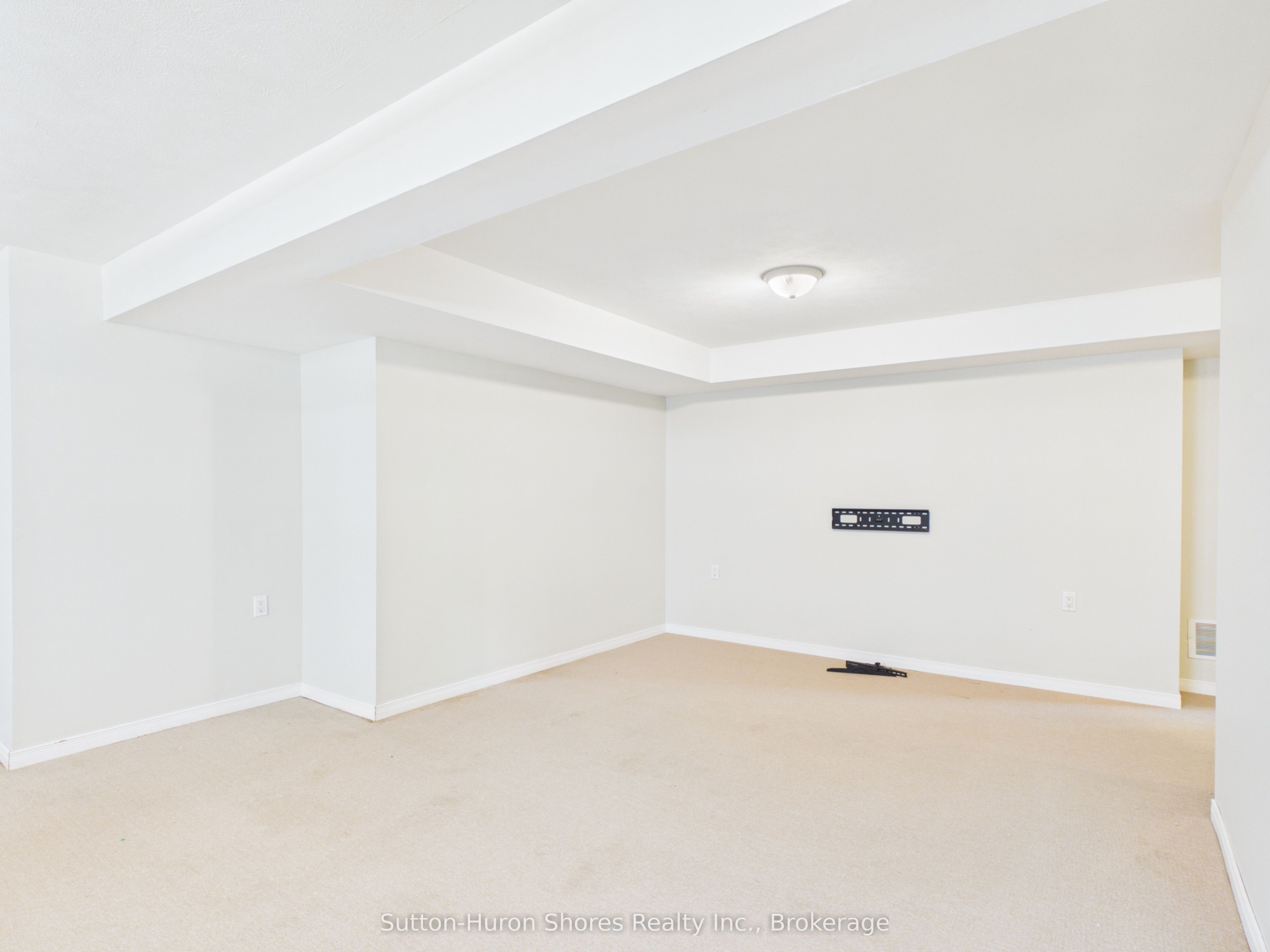 14 Eastgate Drive Property Photo 16