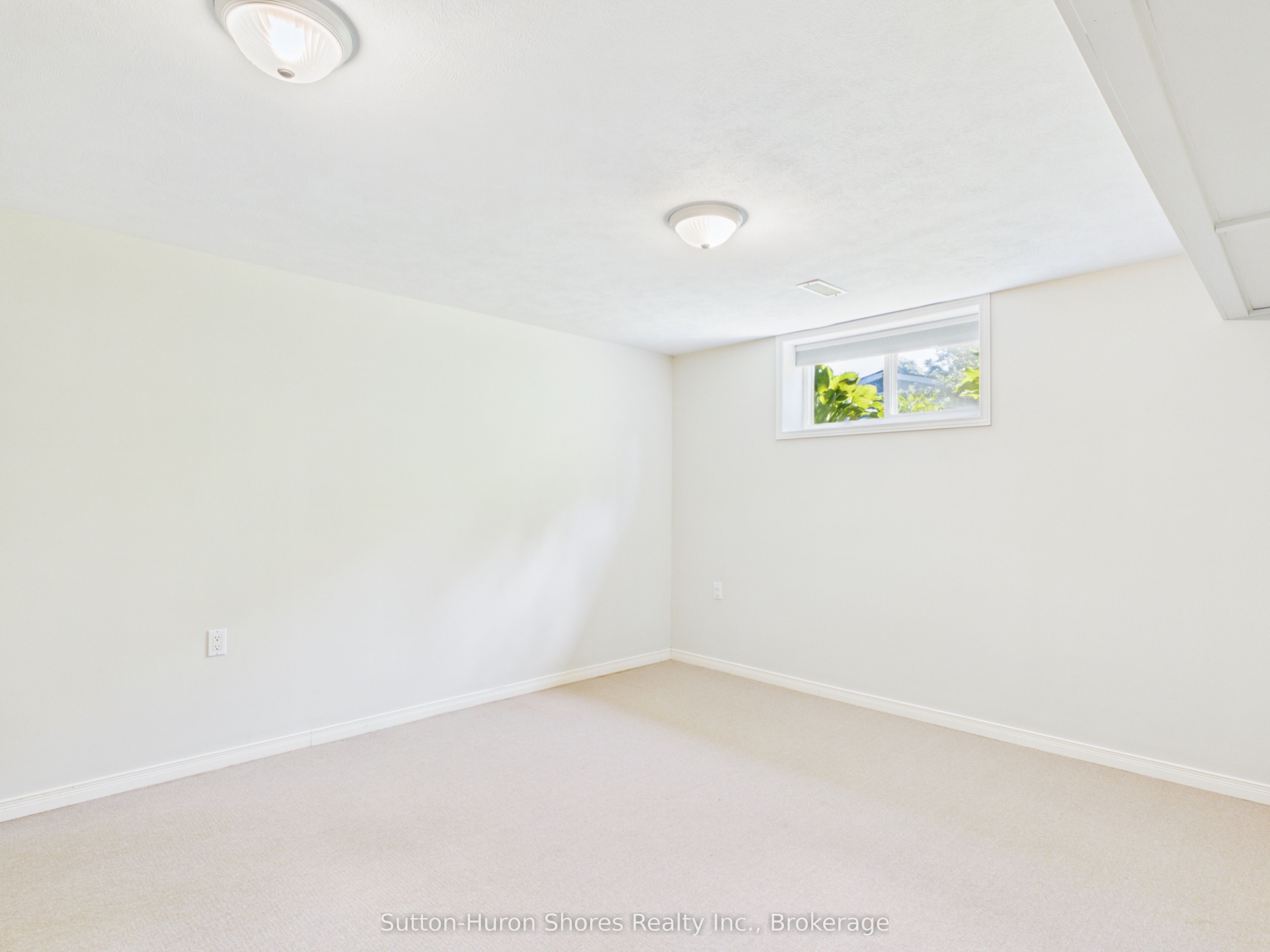 14 Eastgate Drive Property Photo 18