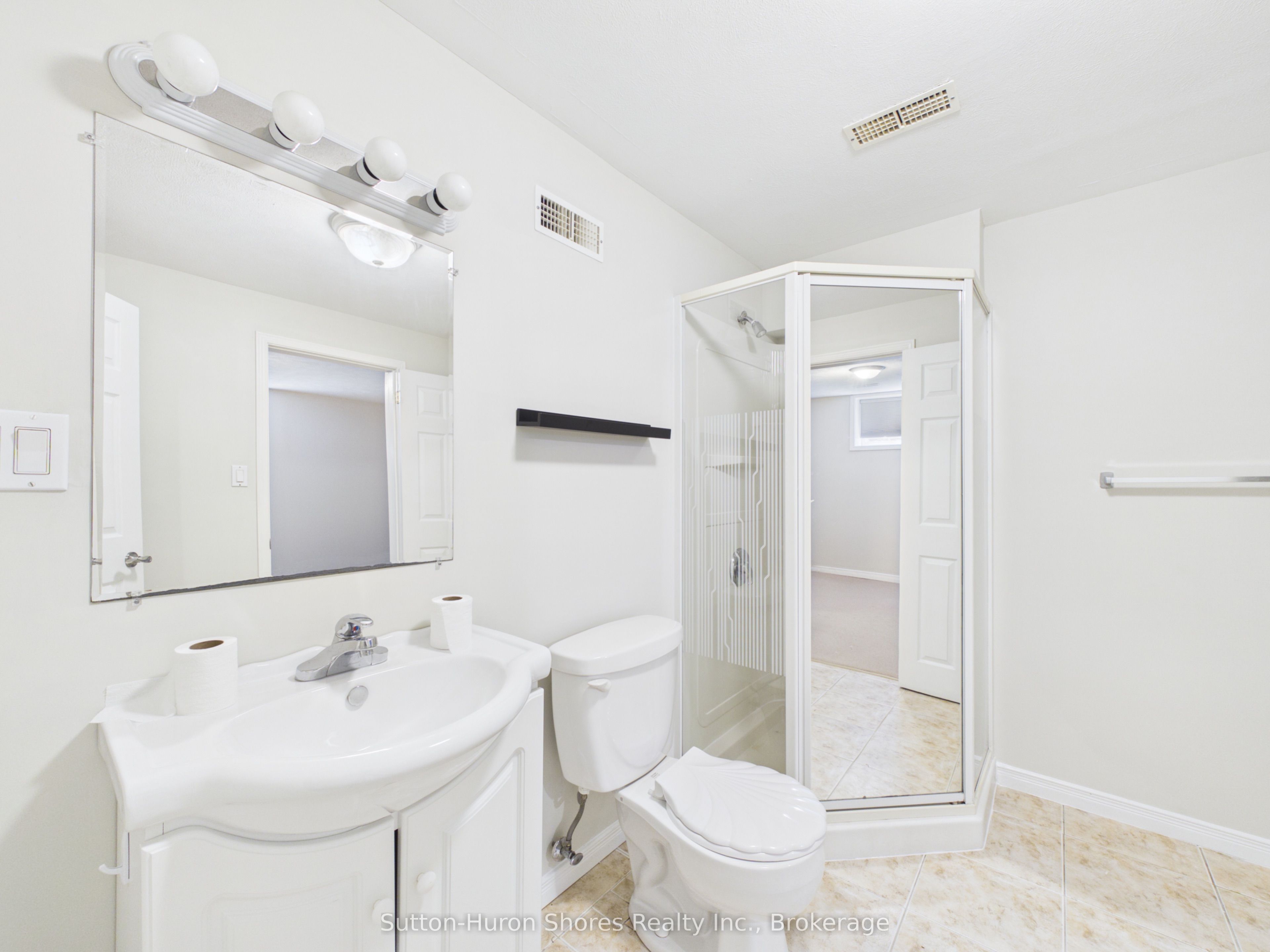 14 Eastgate Drive Property Photo 20