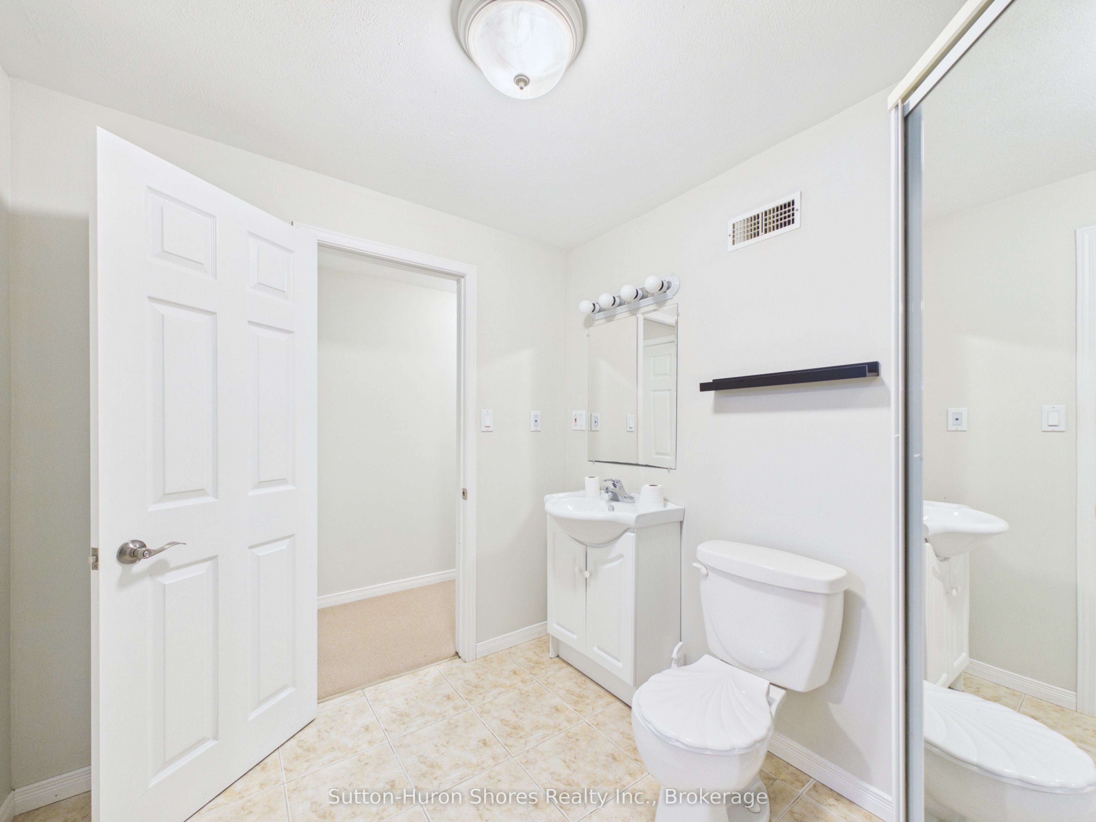 14 Eastgate Drive Property Photo 21