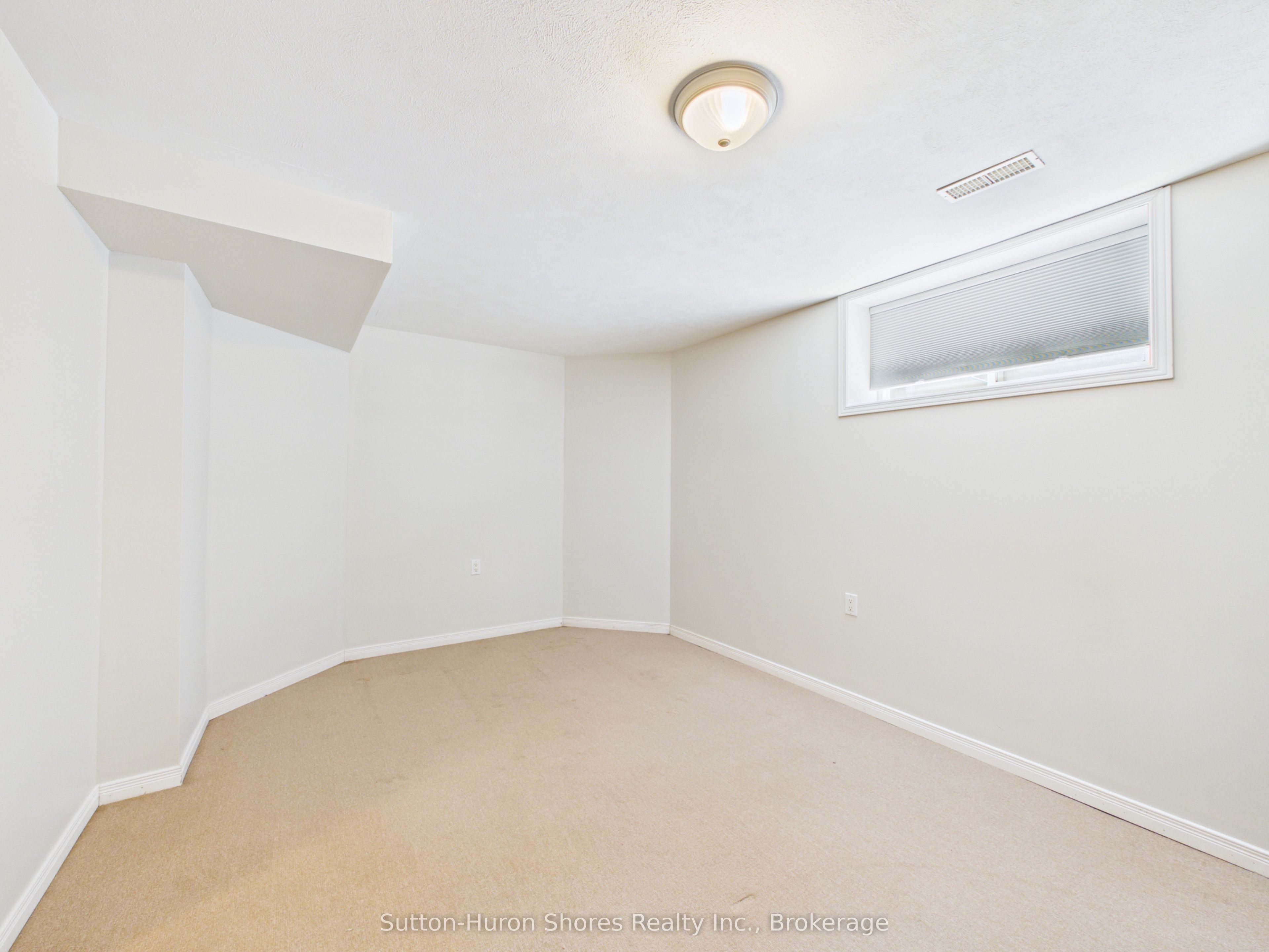 14 Eastgate Drive Property Photo 22