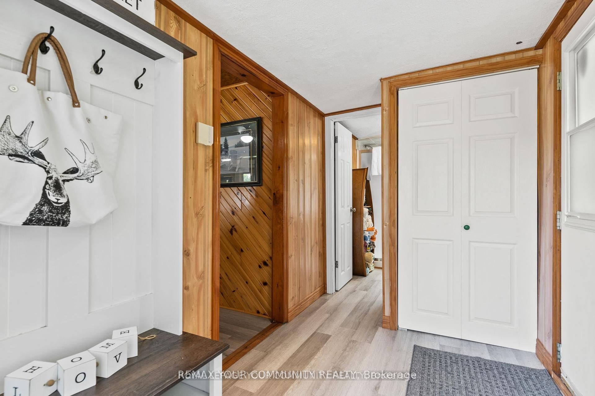 1139 Canuck Trail Property Photo 4