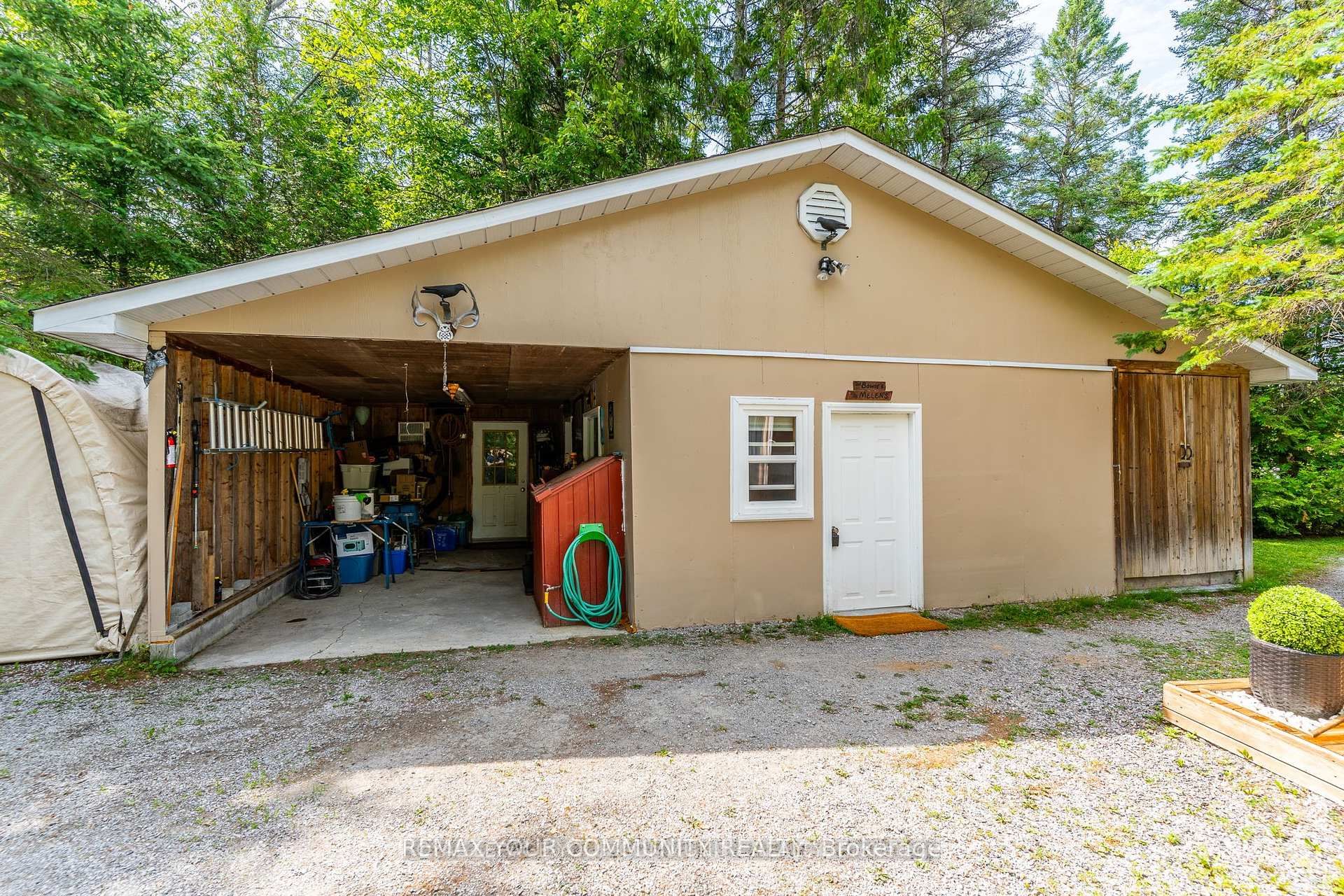 1139 Canuck Trail Property Photo 27