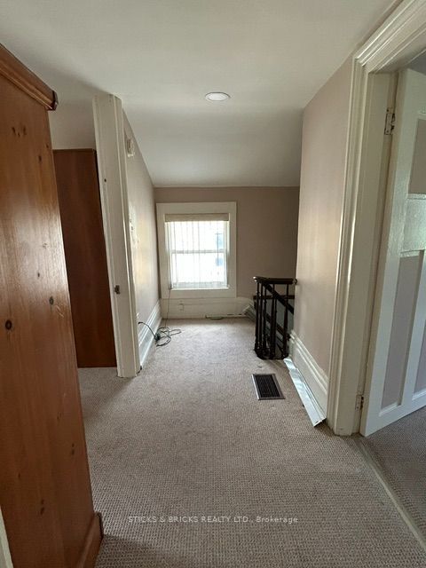 12 Cross Street Property Photo 22