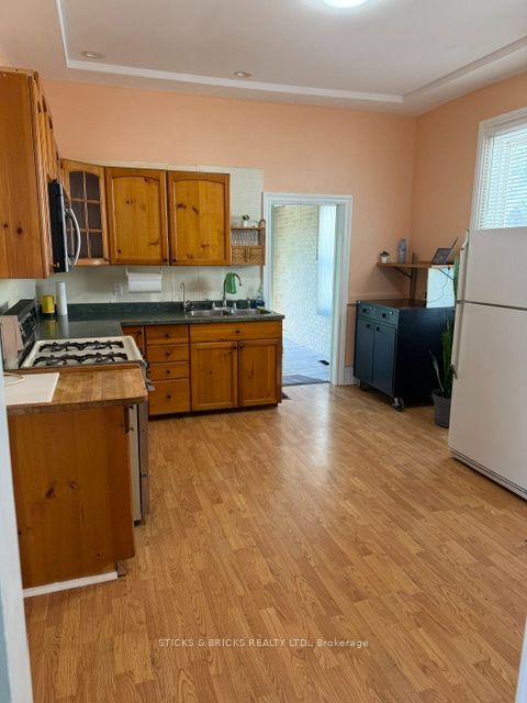12 Cross Street Property Photo 23