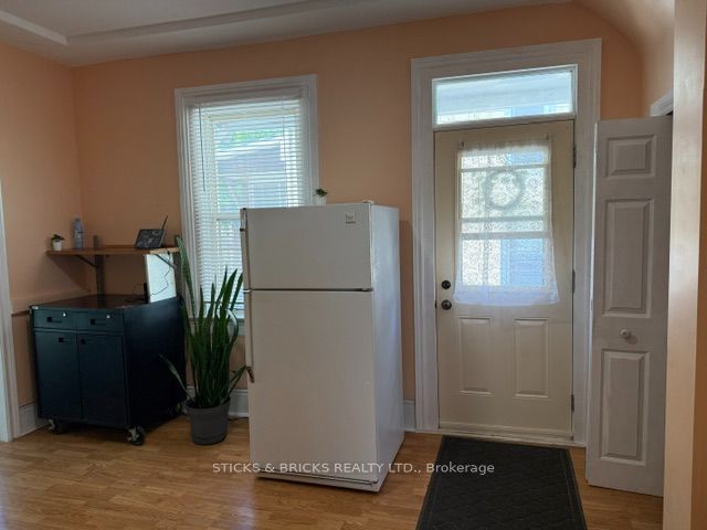 12 Cross Street Property Photo 24