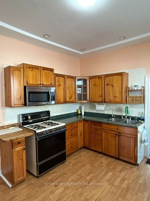 12 Cross Street Property Photo 27