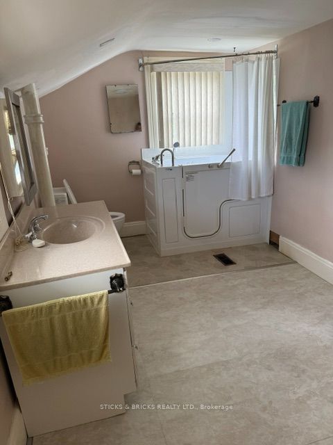 12 Cross Street Property Photo 36