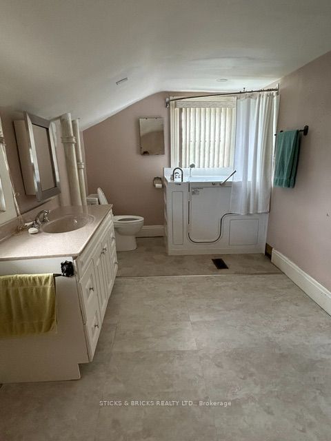 12 Cross Street Property Photo 39