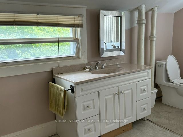 12 Cross Street Property Photo 45