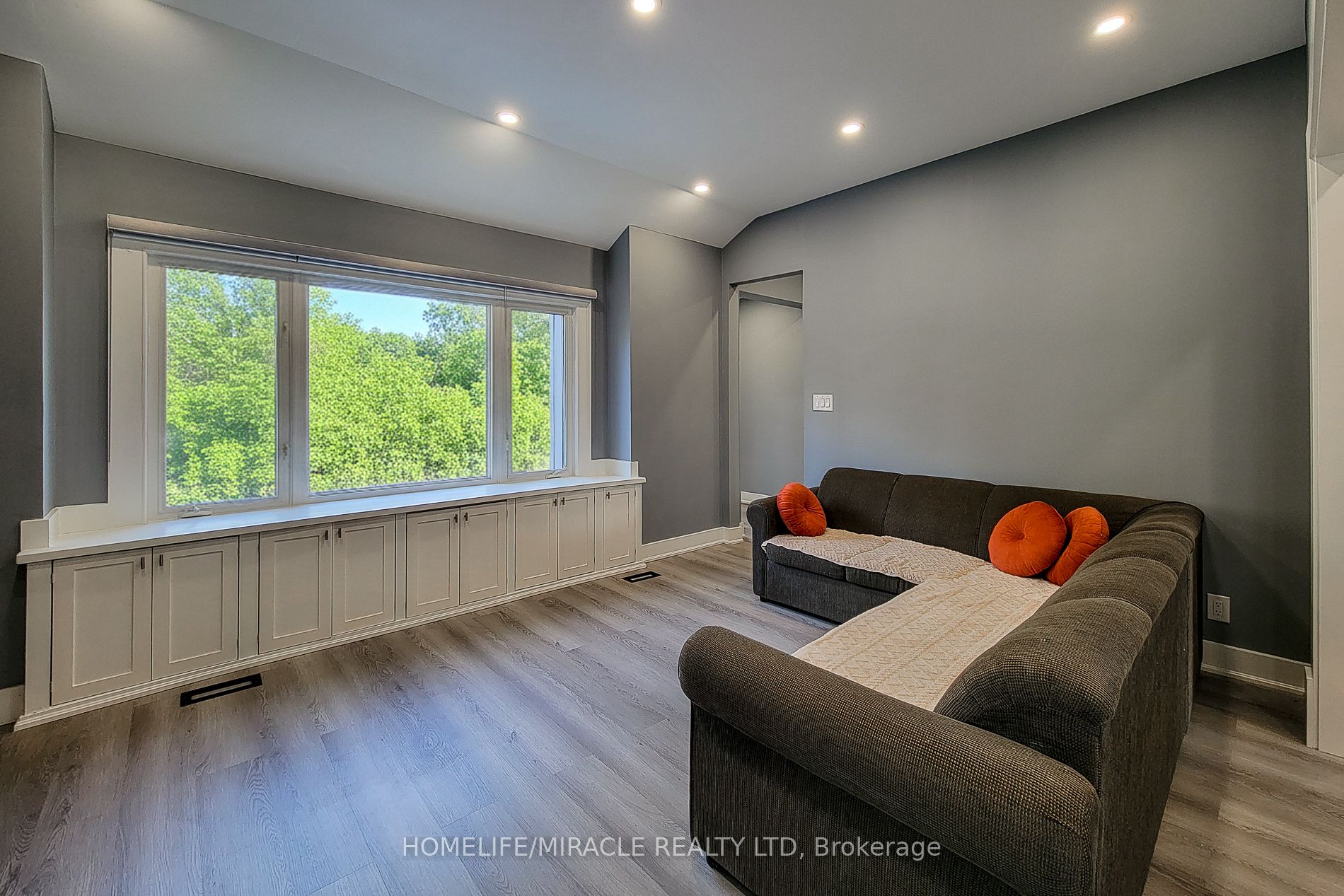 355 Ridge Road W Property Photo 15