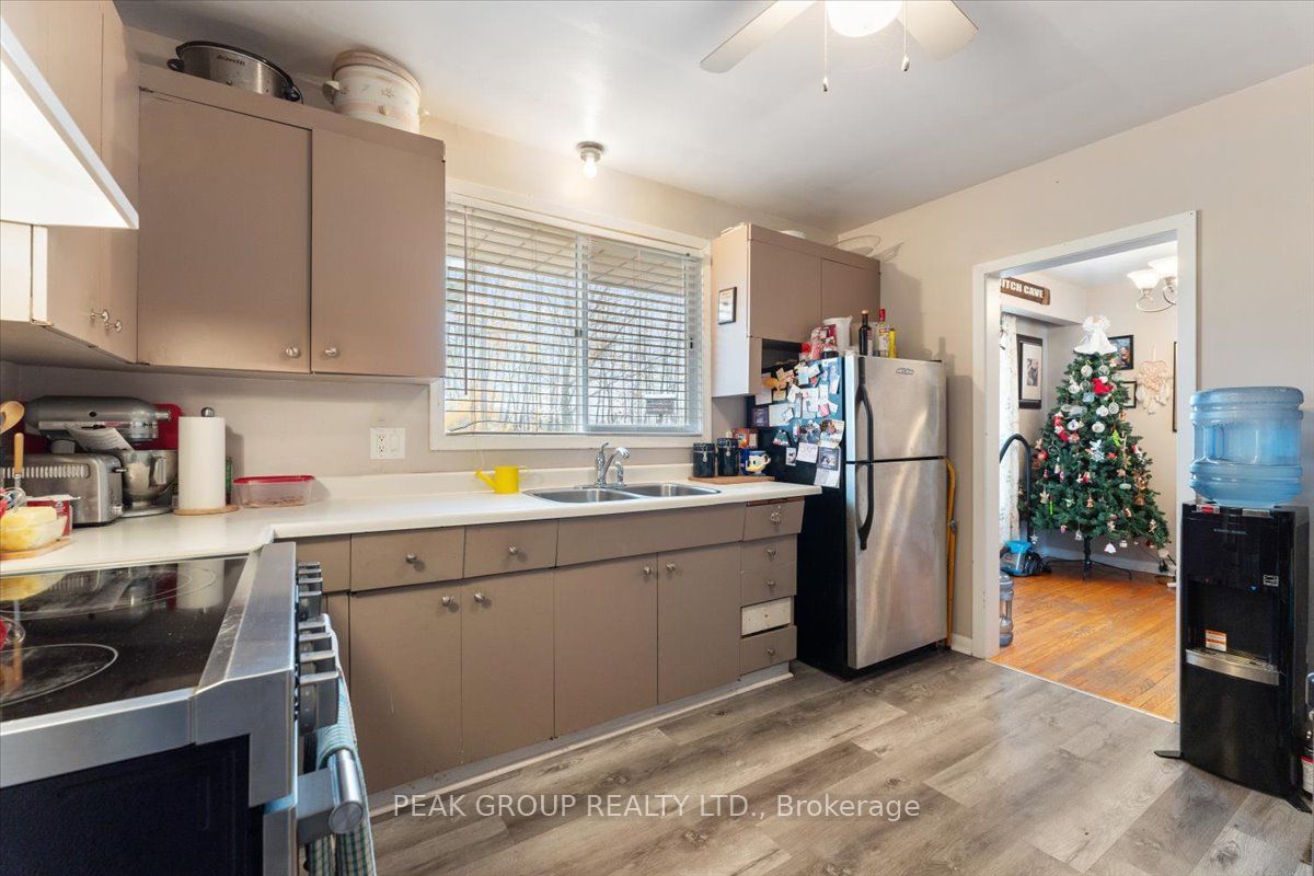 18 Karen Crescent Property Photo 6