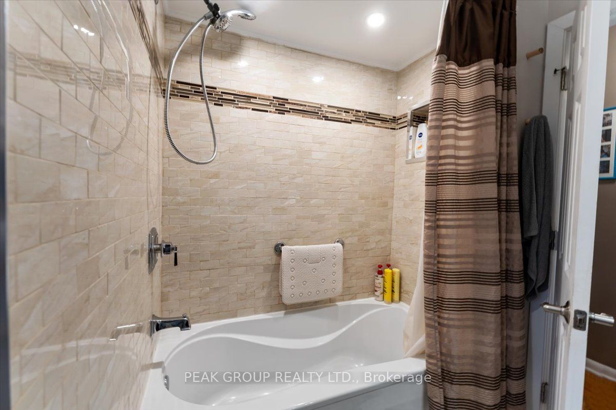 18 Karen Crescent Property Photo 11