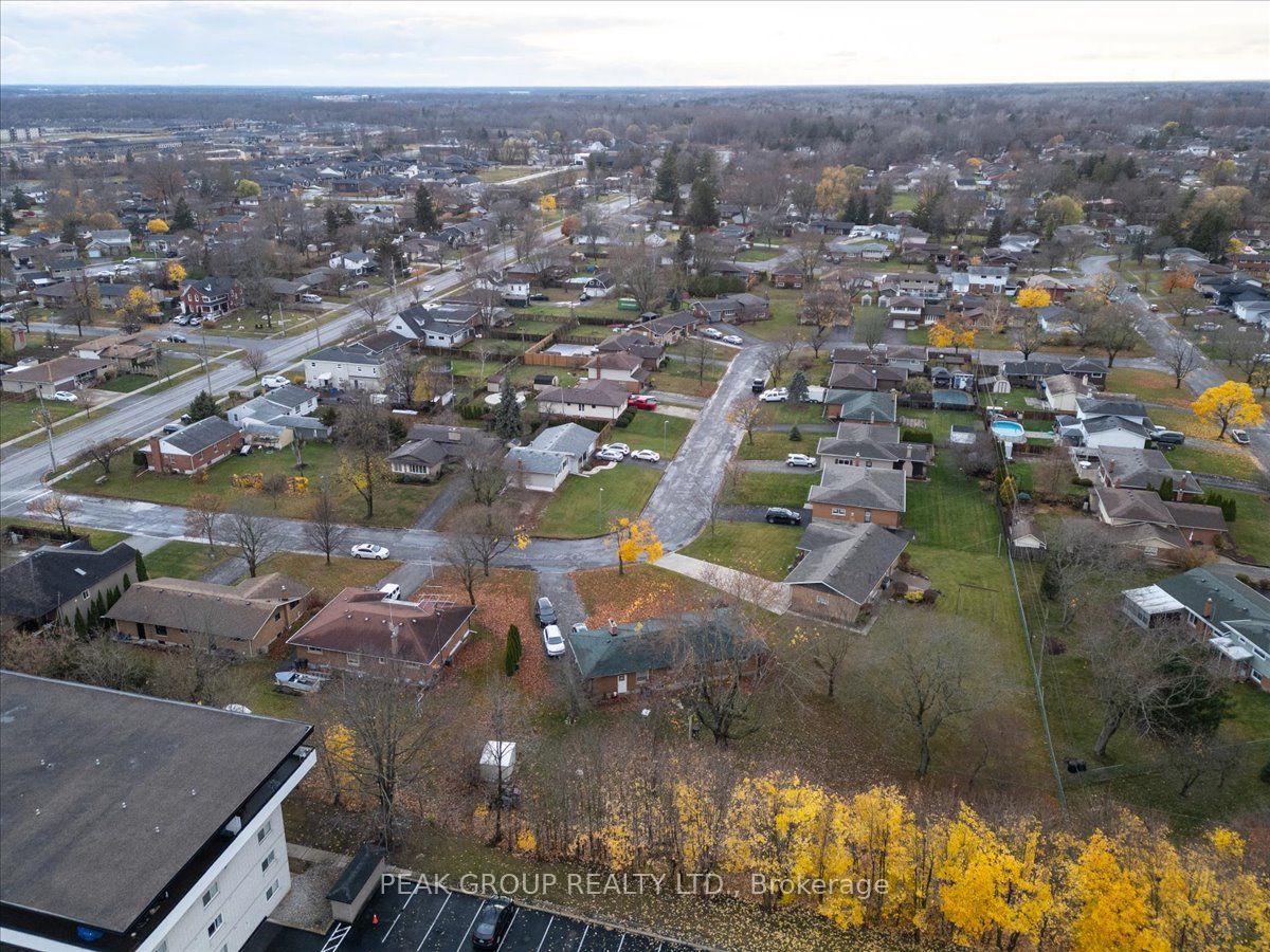 18 Karen Crescent Property Photo 23