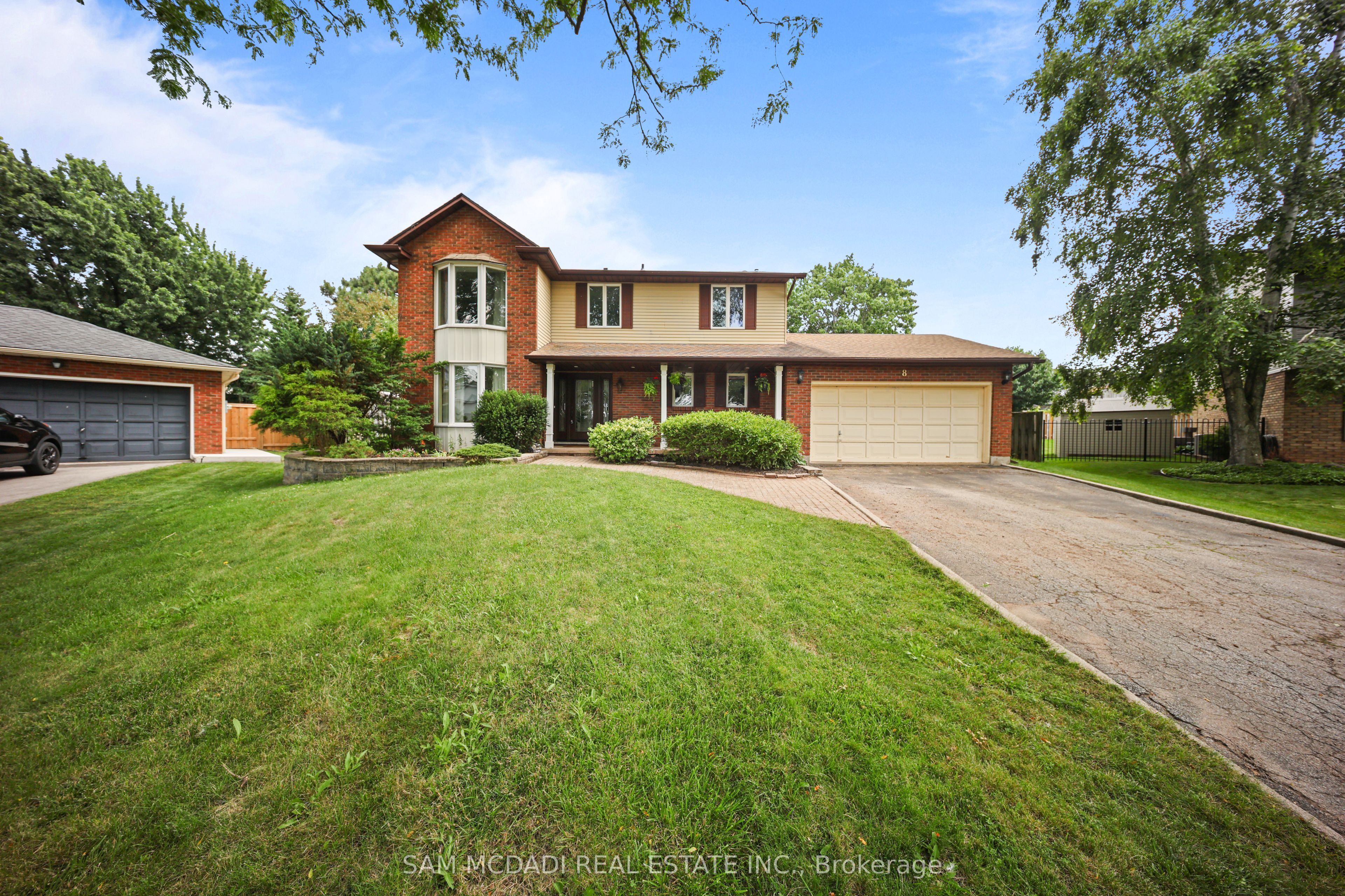 8 Nomad Court Property Photo 1