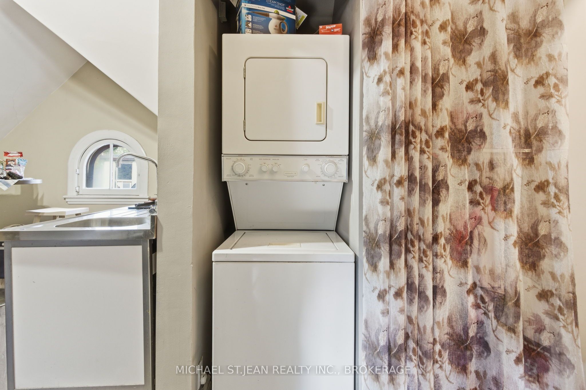 30 Ontario Avenue Property Photo 43