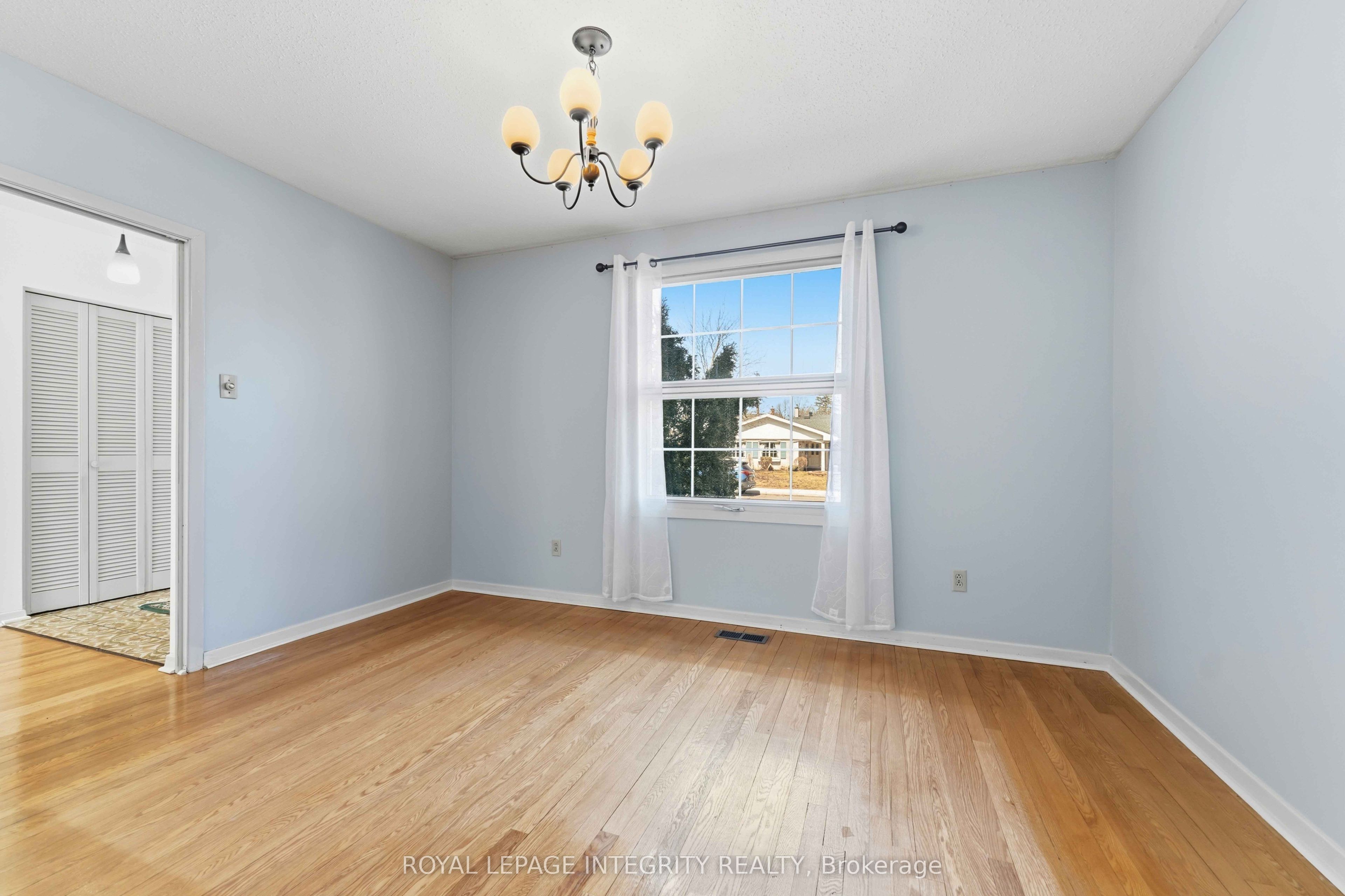 1842 Playfair Drive Property Photo 14