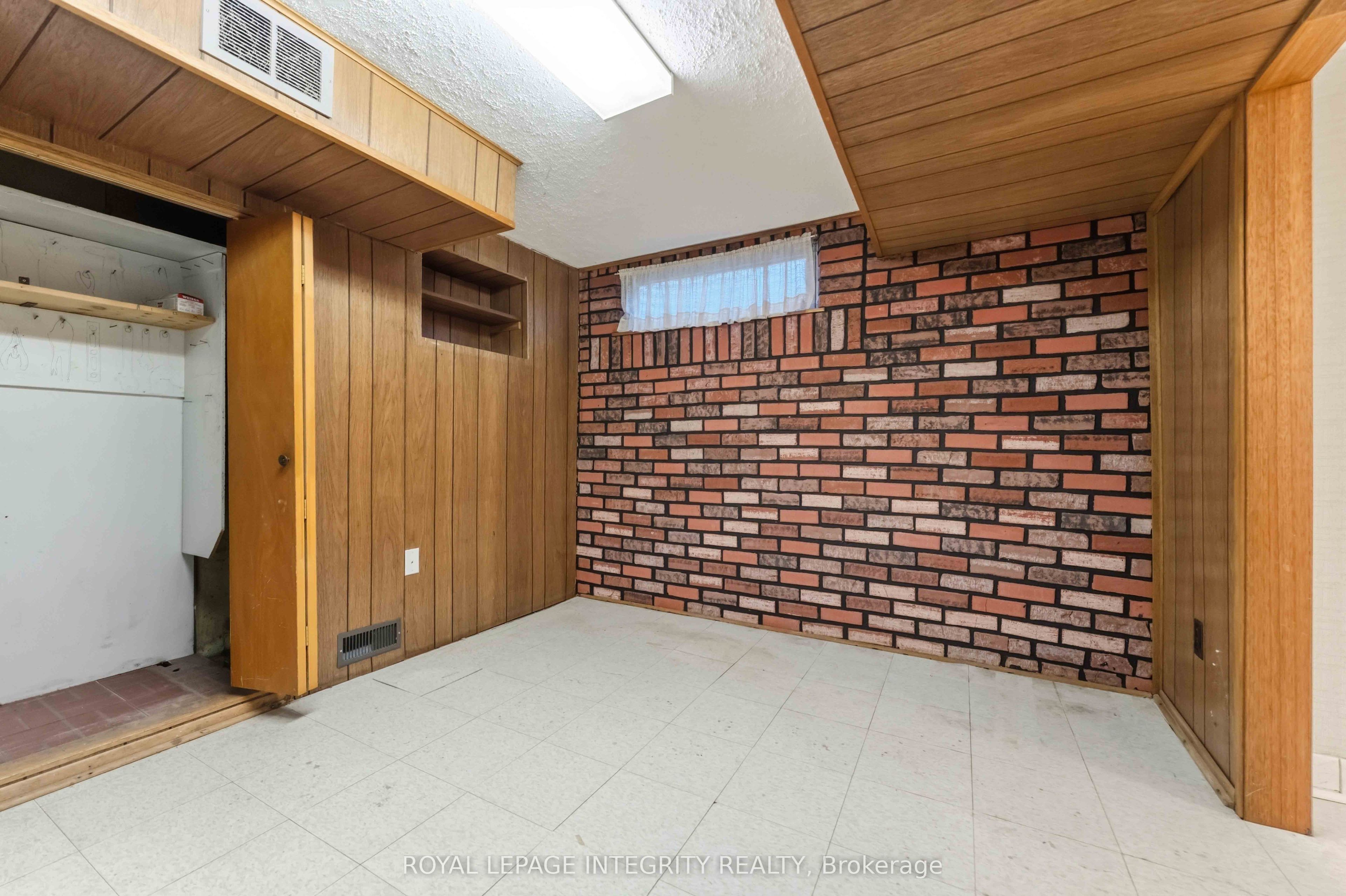 1842 Playfair Drive Property Photo 33