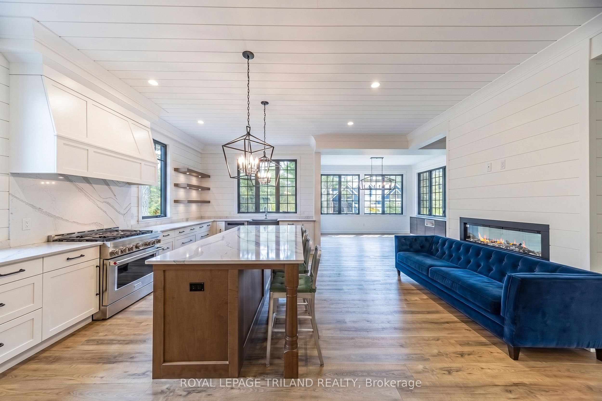 10195 Red Pine Road Property Photo 14