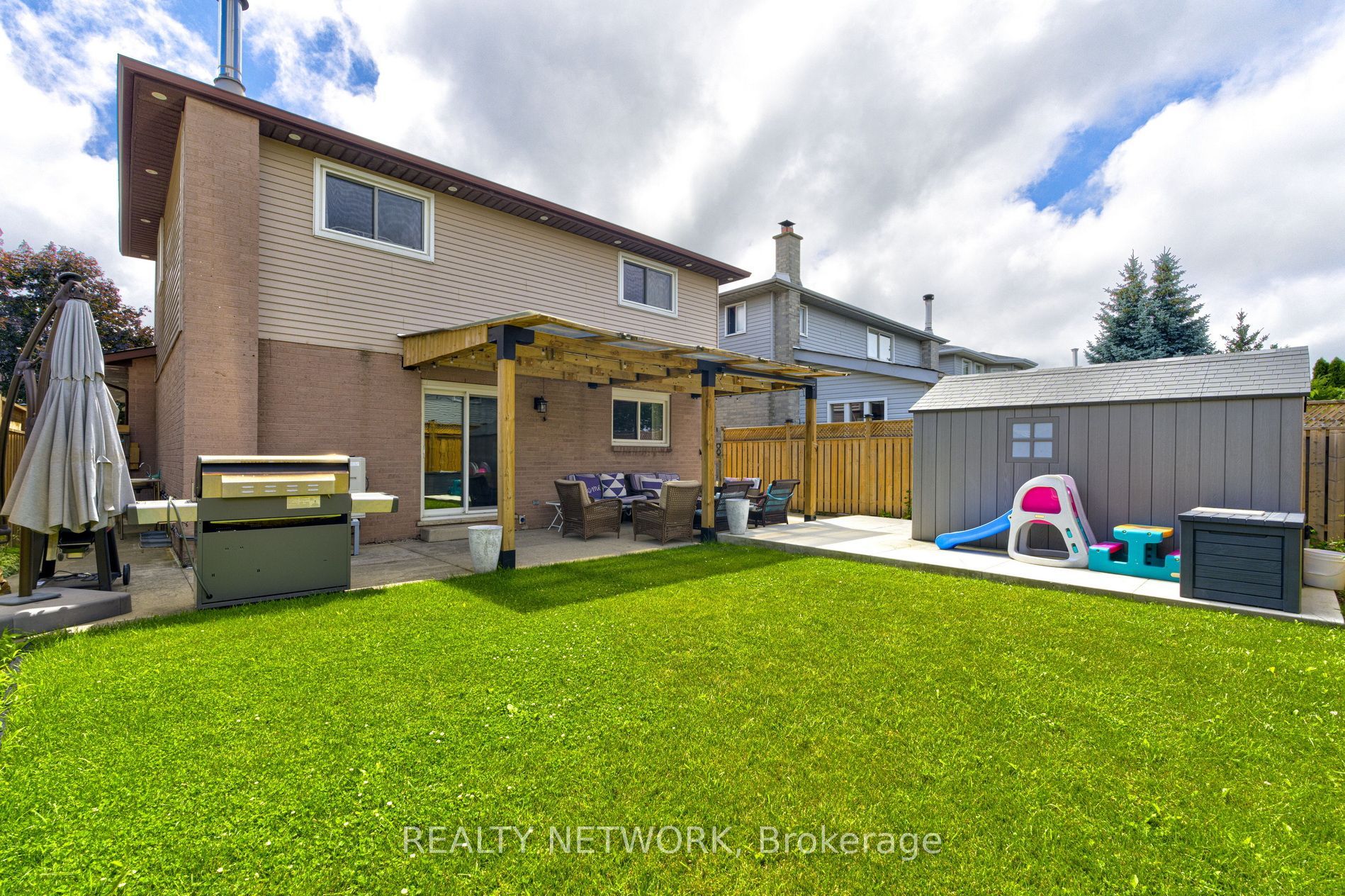 214 Merrilee Crescent Property Photo 3