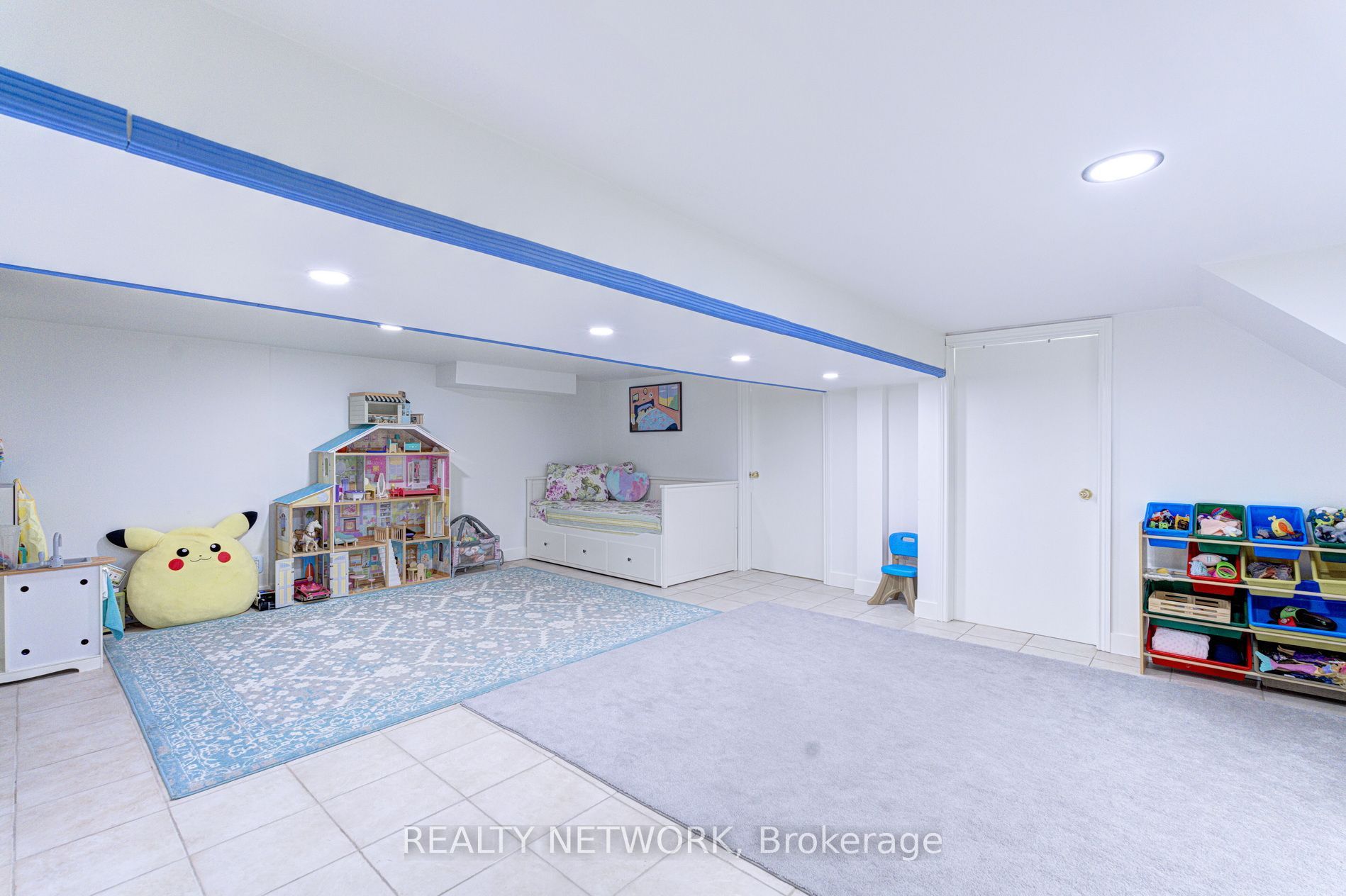 214 Merrilee Crescent Property Photo 34