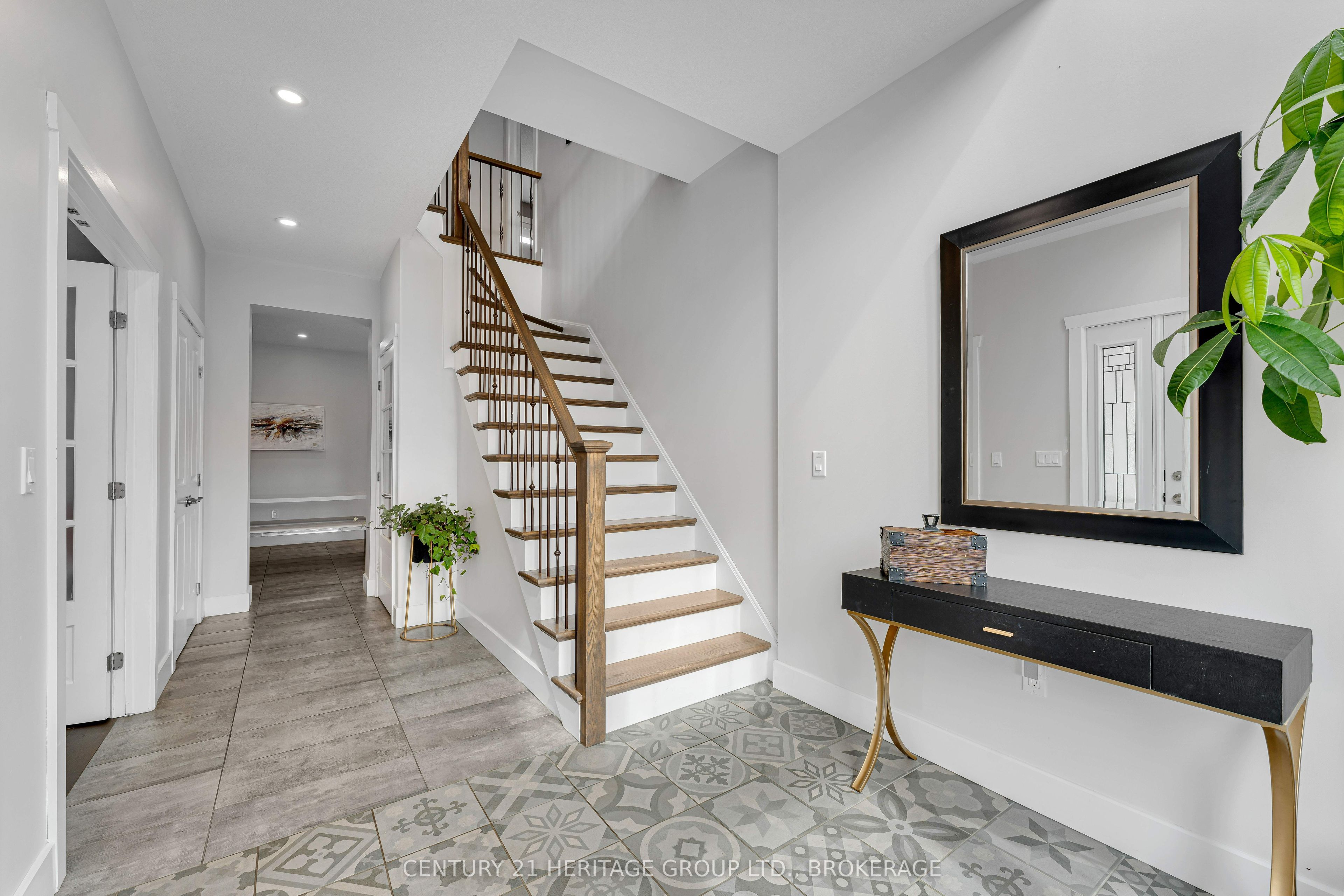 90 Aragon Road Property Photo 4