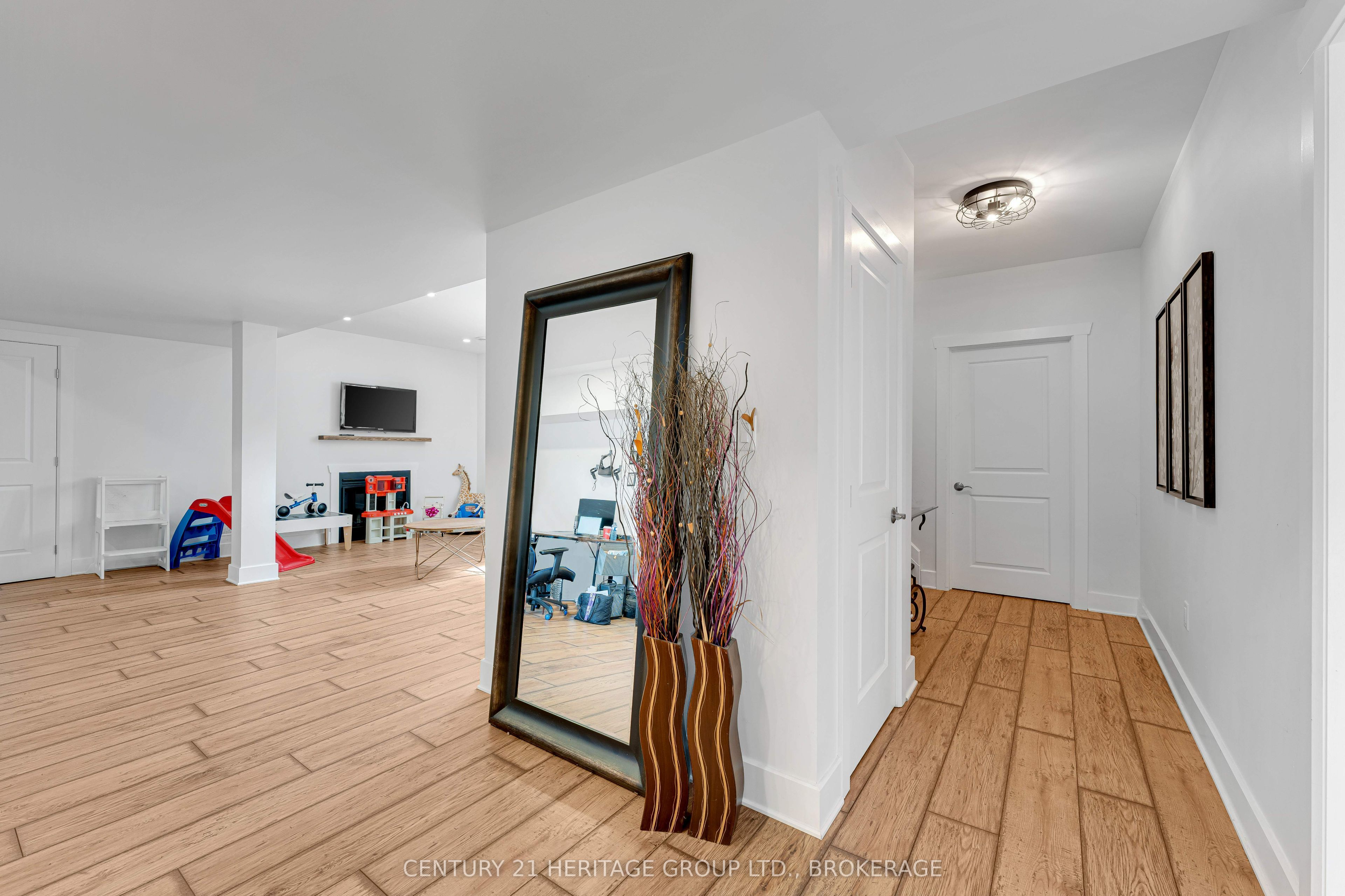 90 Aragon Road Property Photo 40