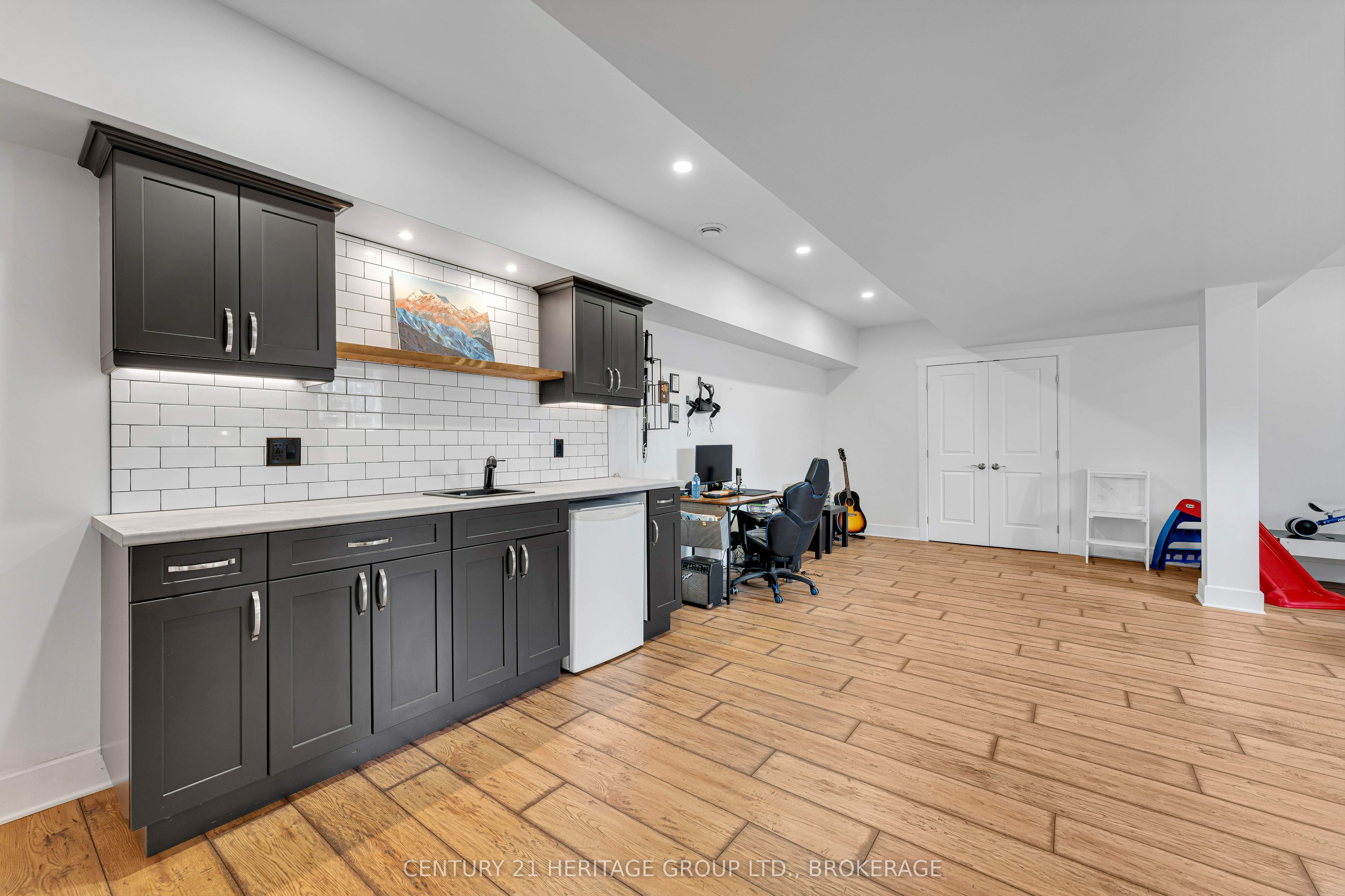 90 Aragon Road Property Photo 44