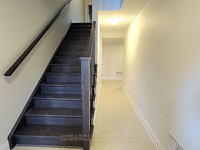 255 Raspberry Place Property Photo 4