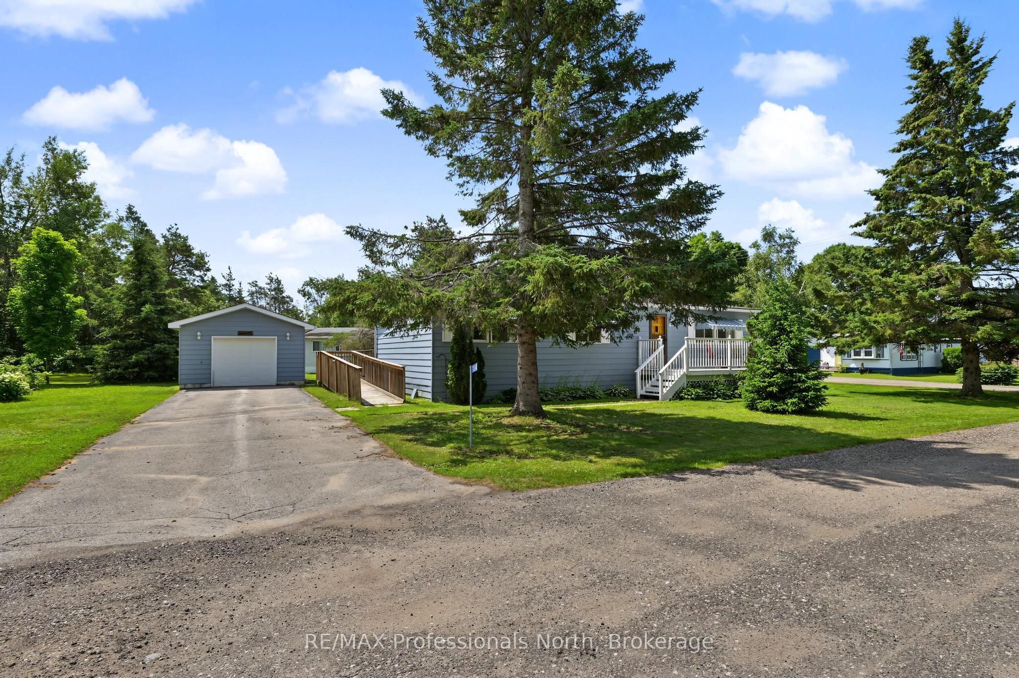 1084 Seventh Lane Property Photo 1