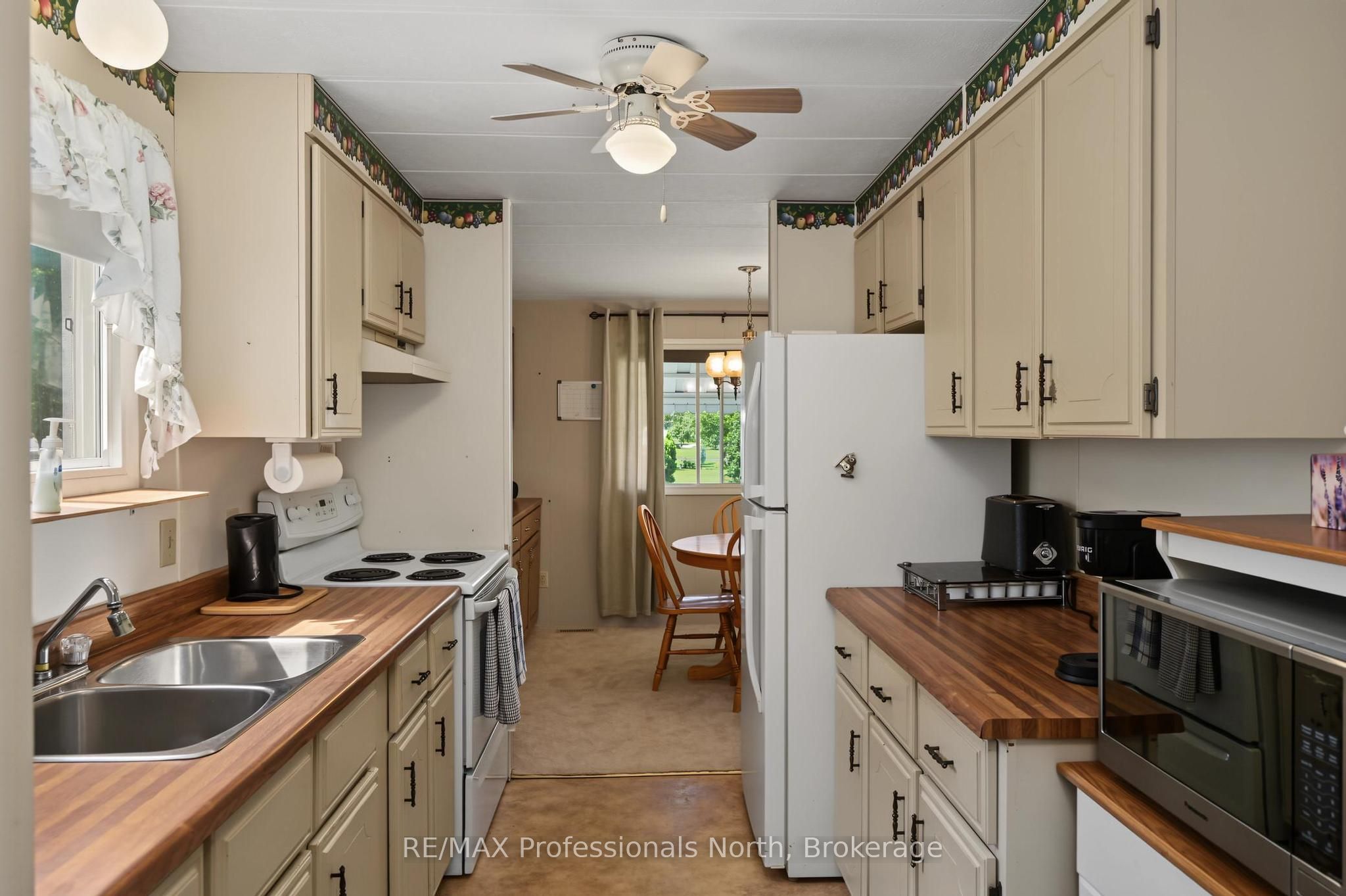 1084 Seventh Lane Property Photo 5