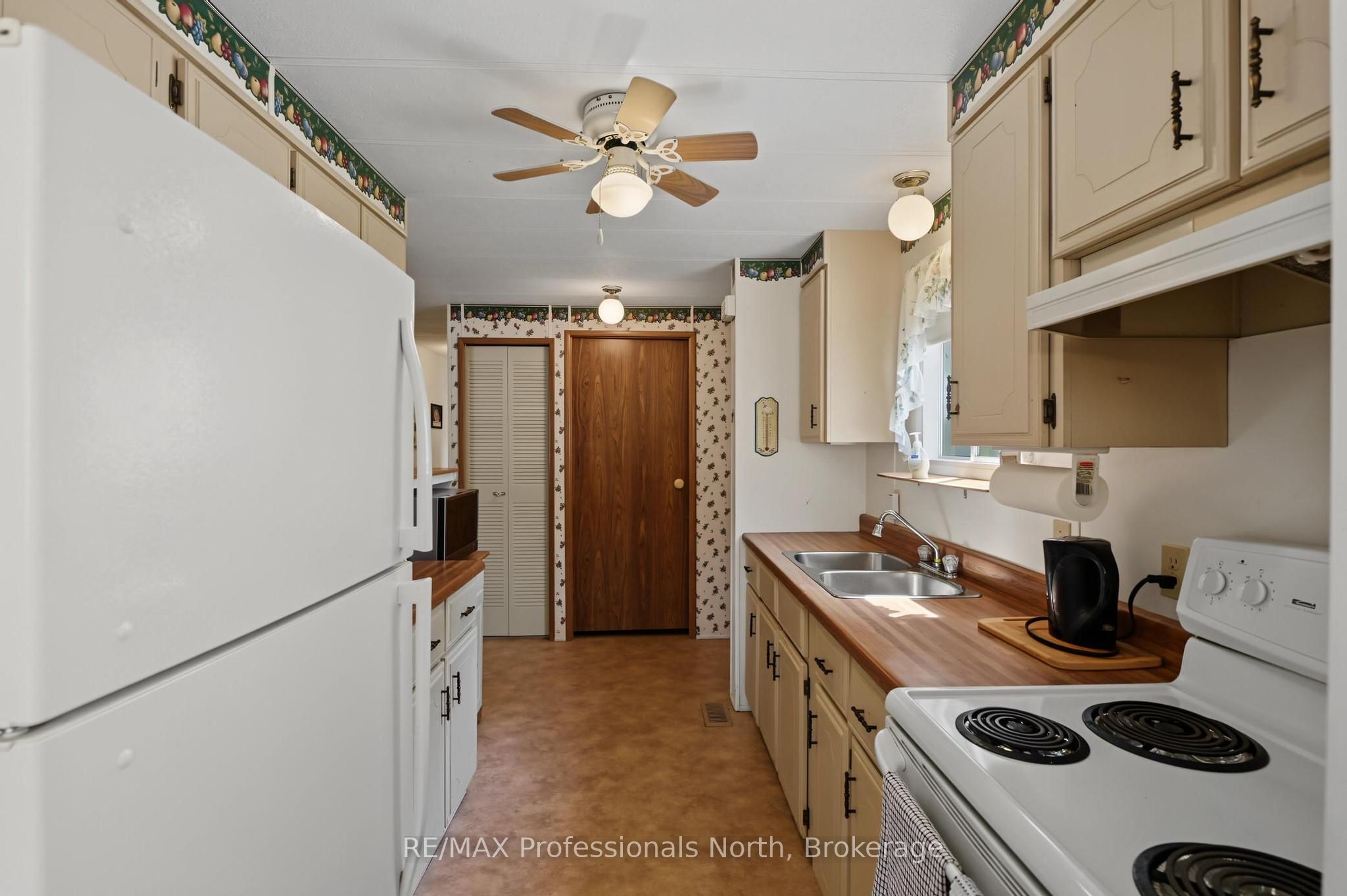 1084 Seventh Lane Property Photo 6