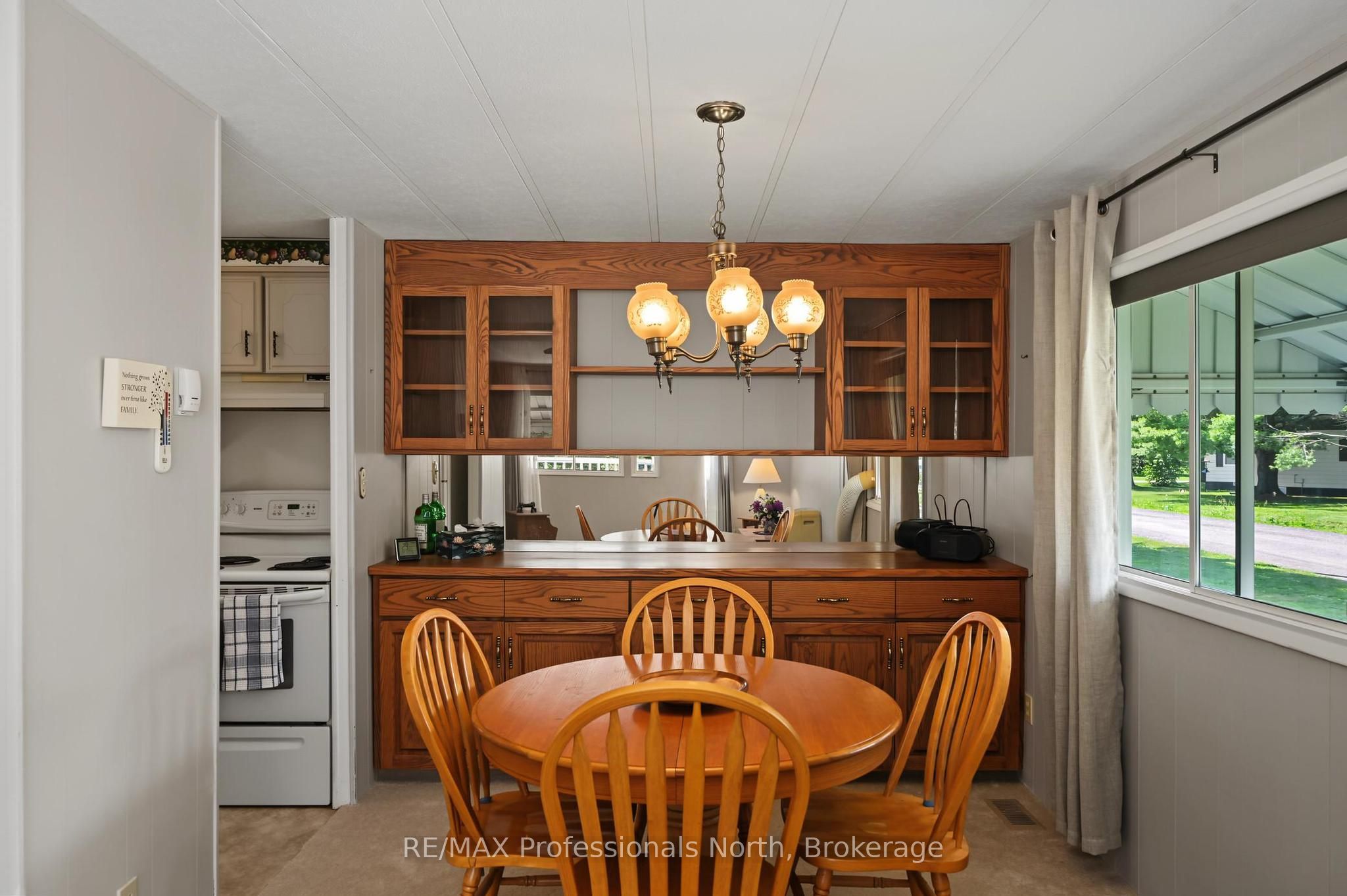 1084 Seventh Lane Property Photo 7
