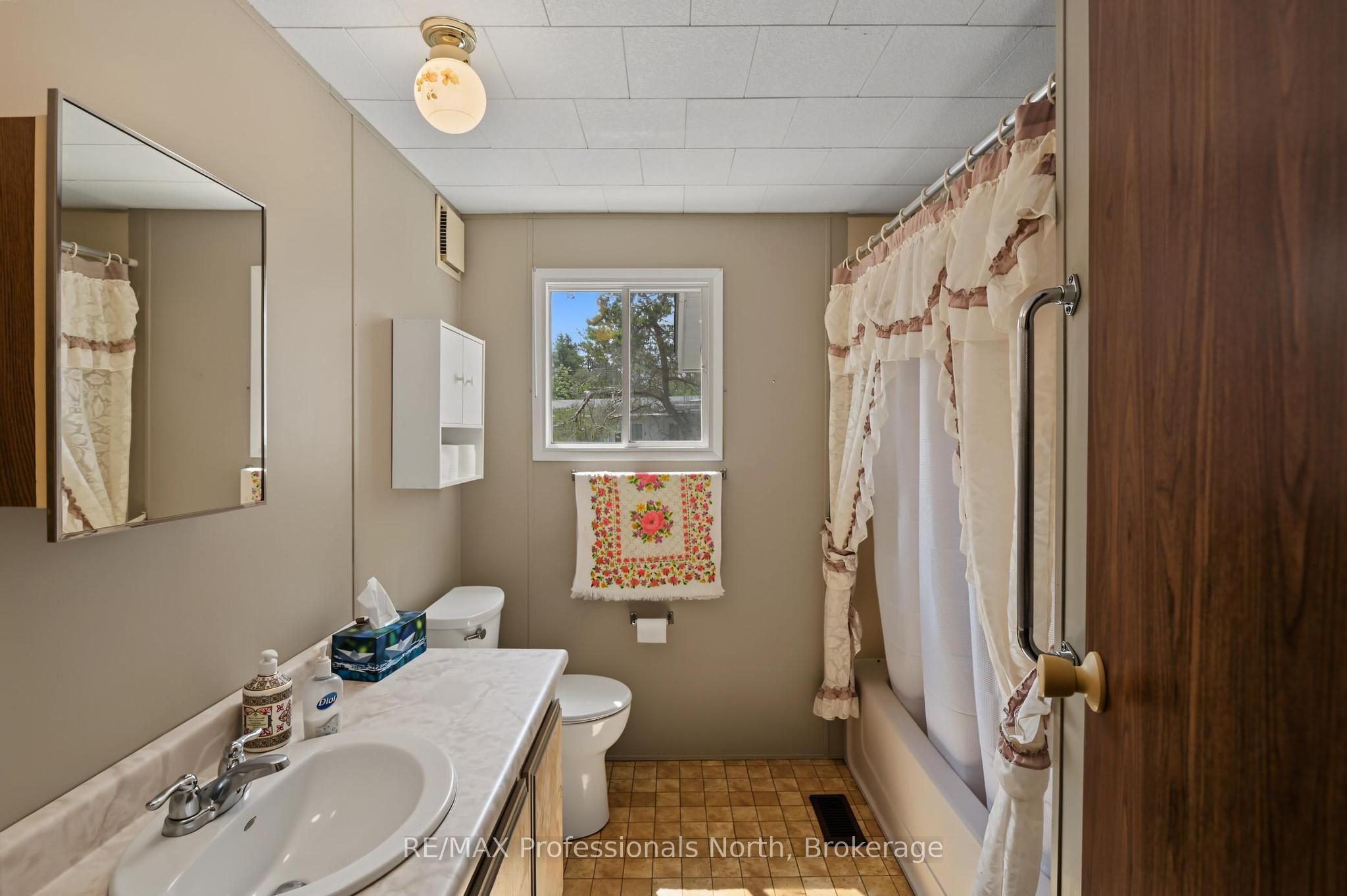 1084 Seventh Lane Property Photo 18