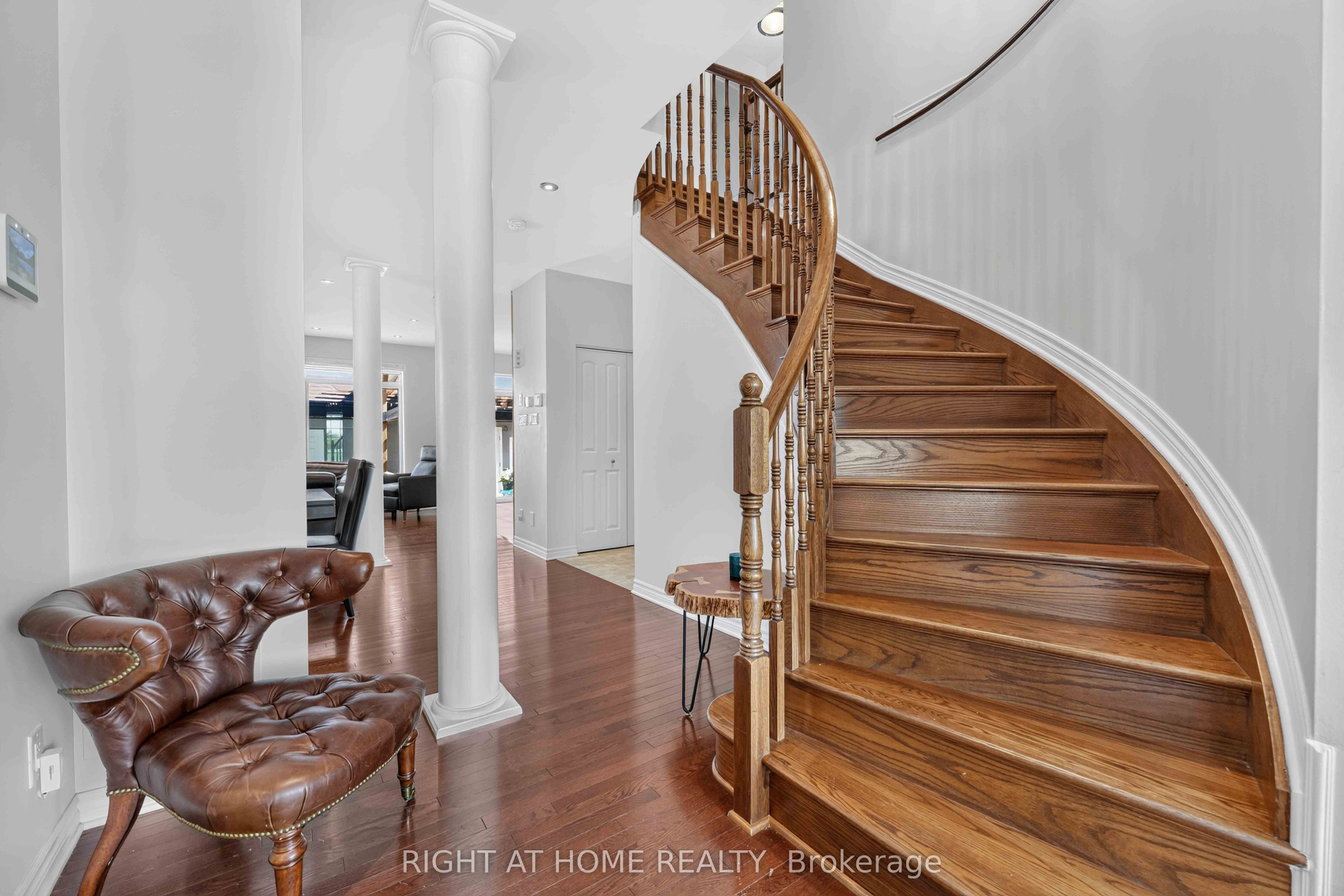 935 Rotary Way Property Photo 3