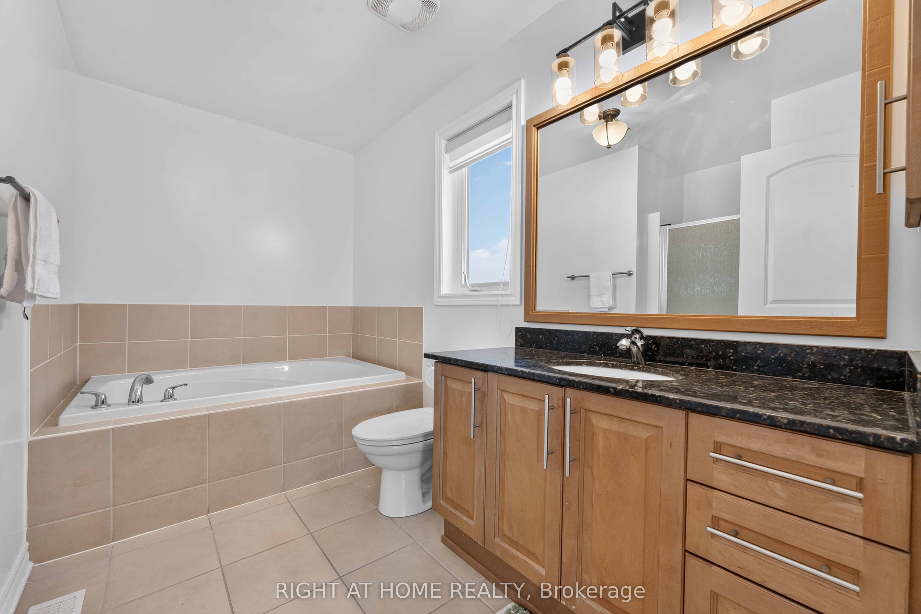 935 Rotary Way Property Photo 20