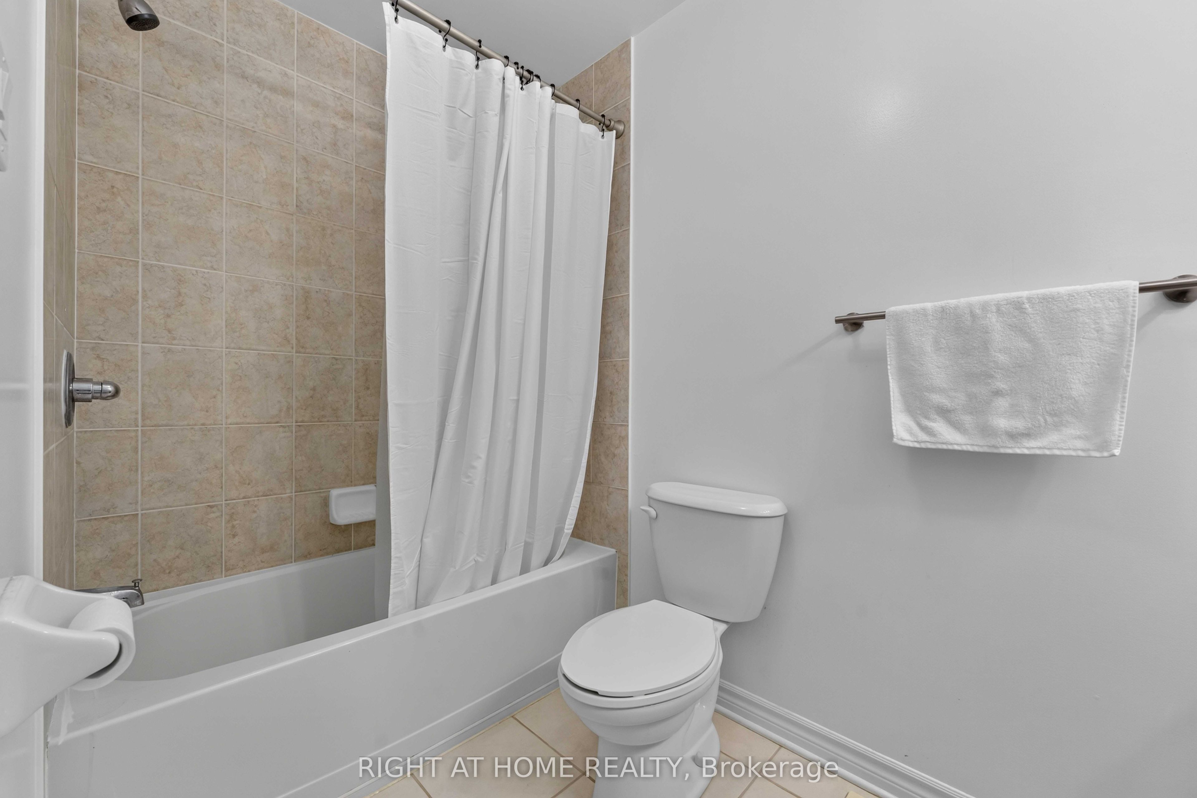 935 Rotary Way Property Photo 27