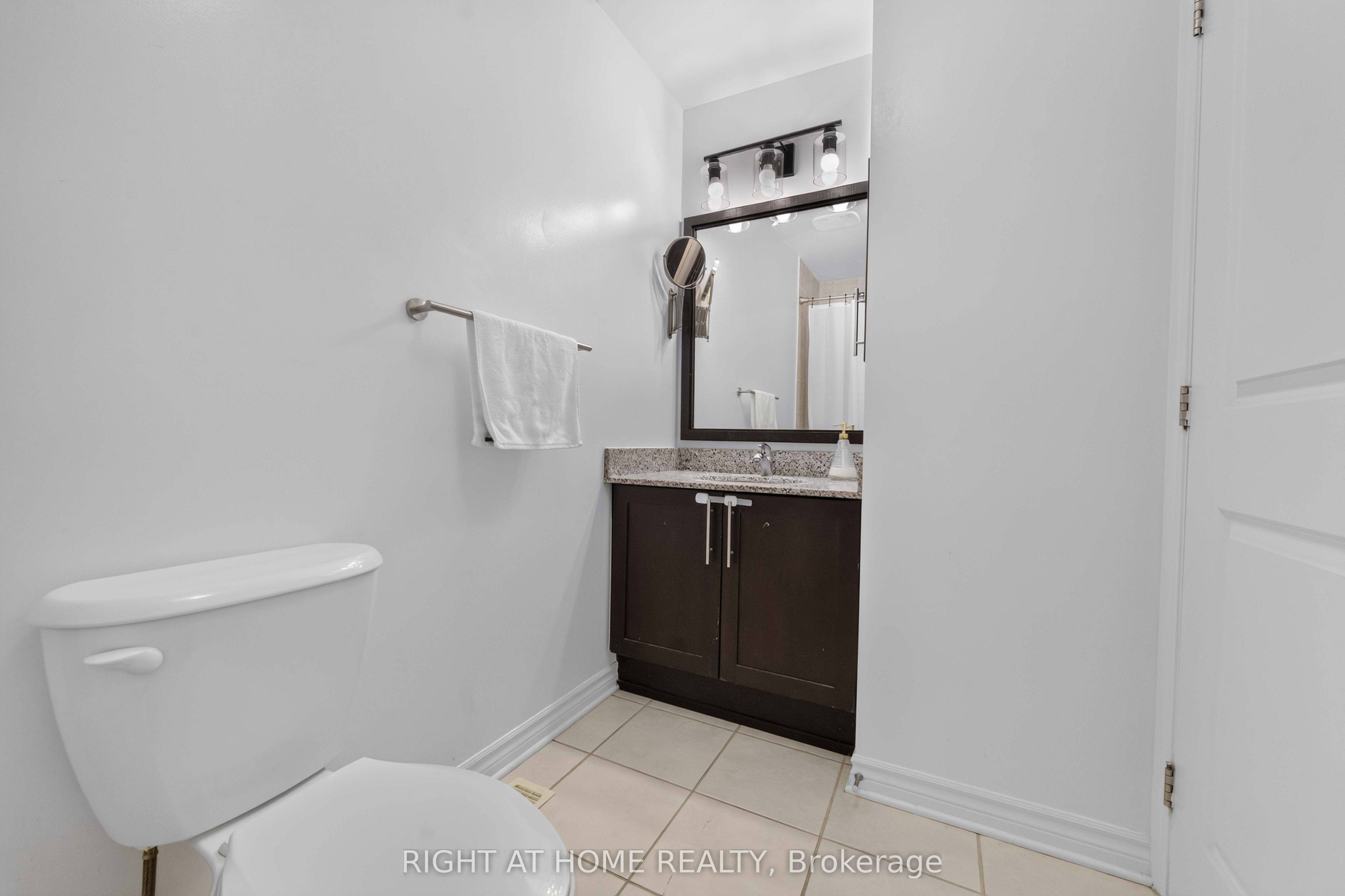 935 Rotary Way Property Photo 28
