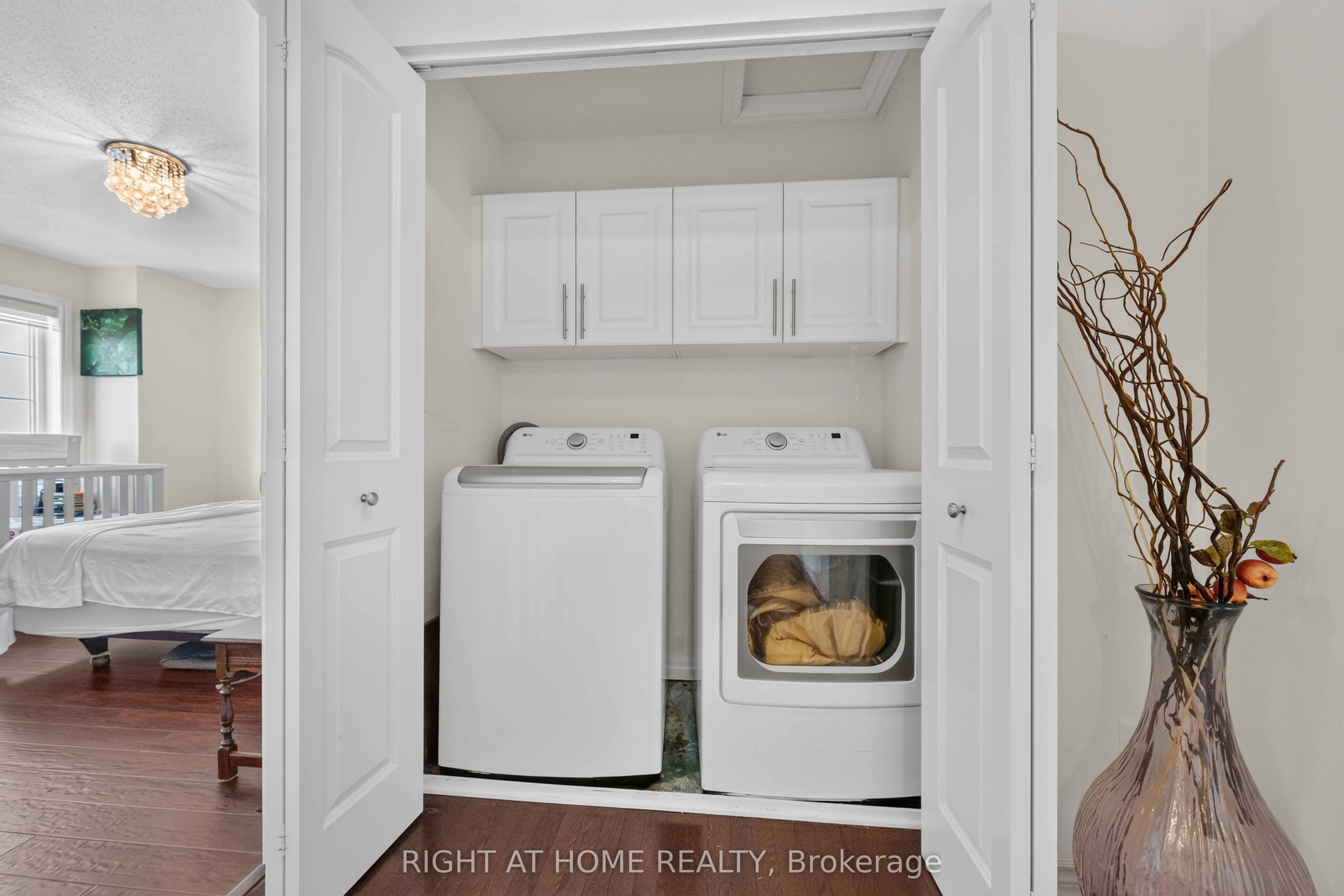 935 Rotary Way Property Photo 29