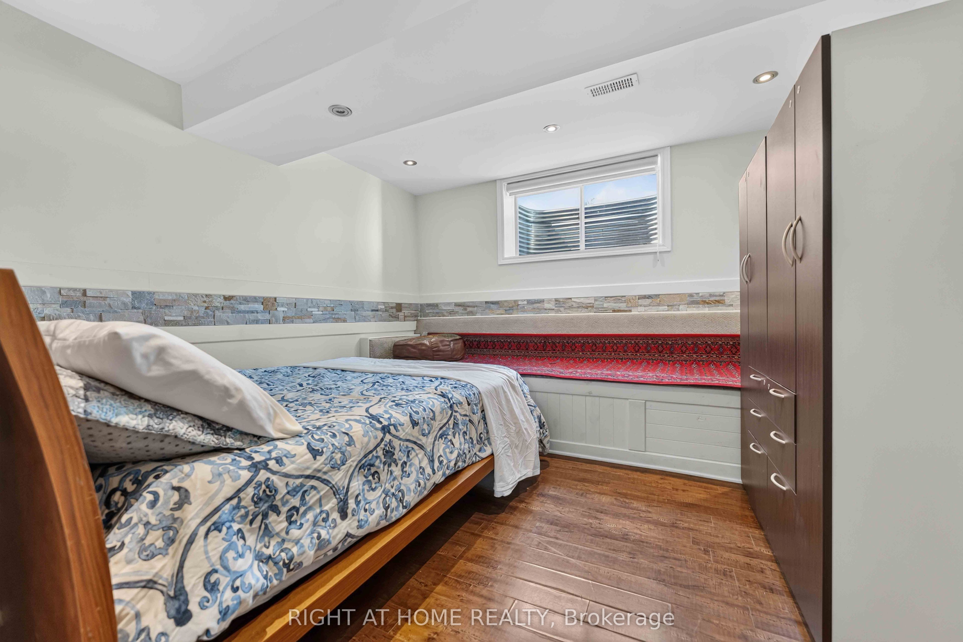 935 Rotary Way Property Photo 39