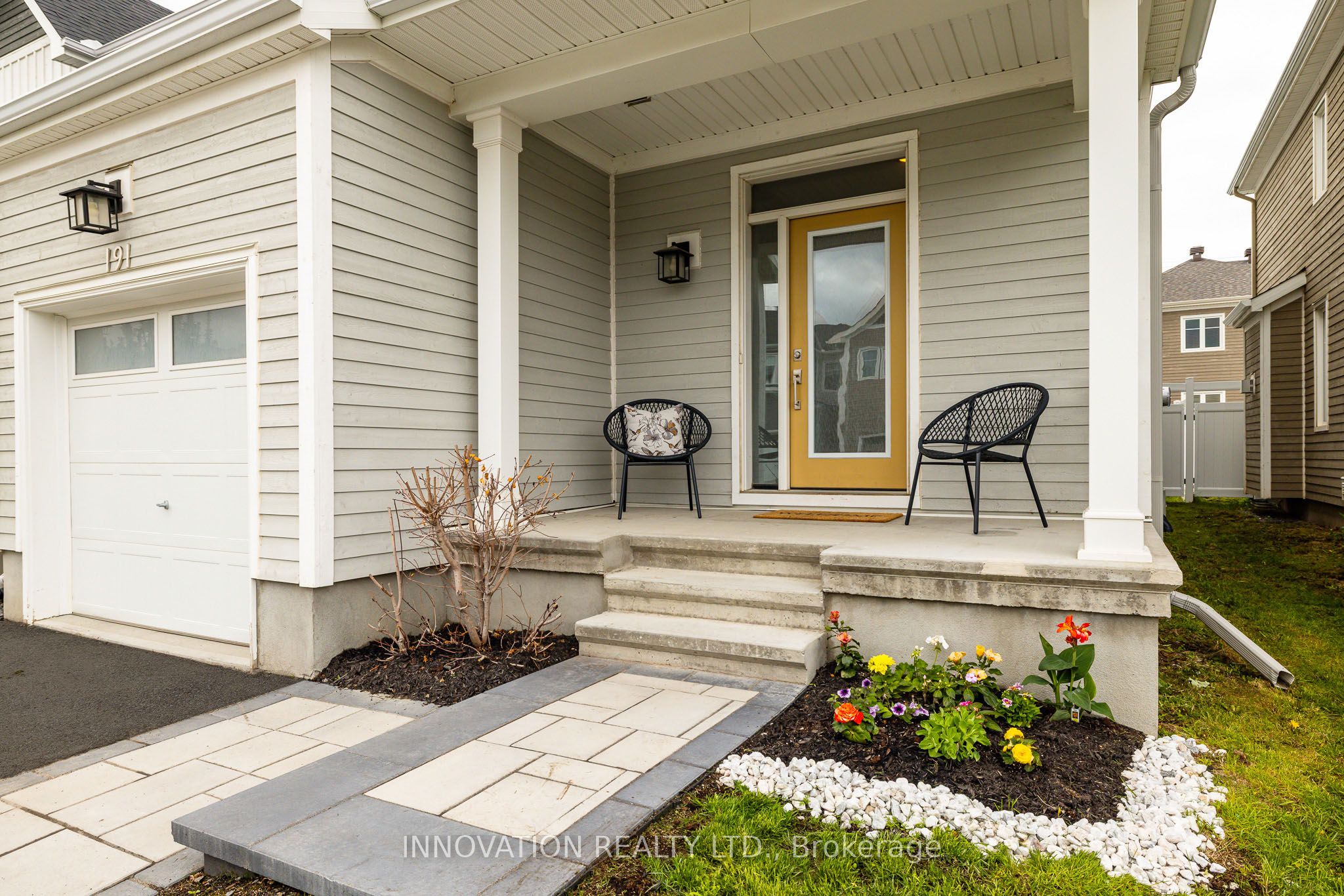 191 Equitation Circle Property Photo 2