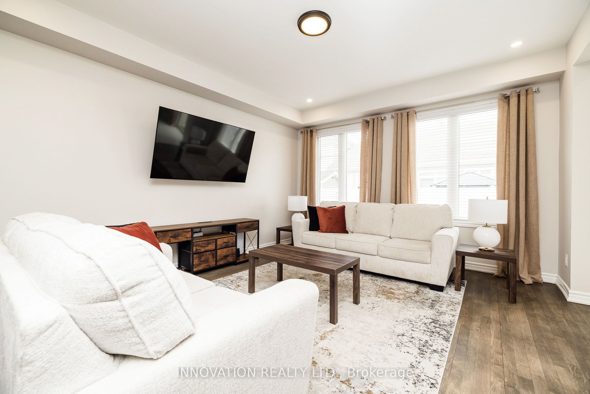 191 Equitation Circle Property Photo 14