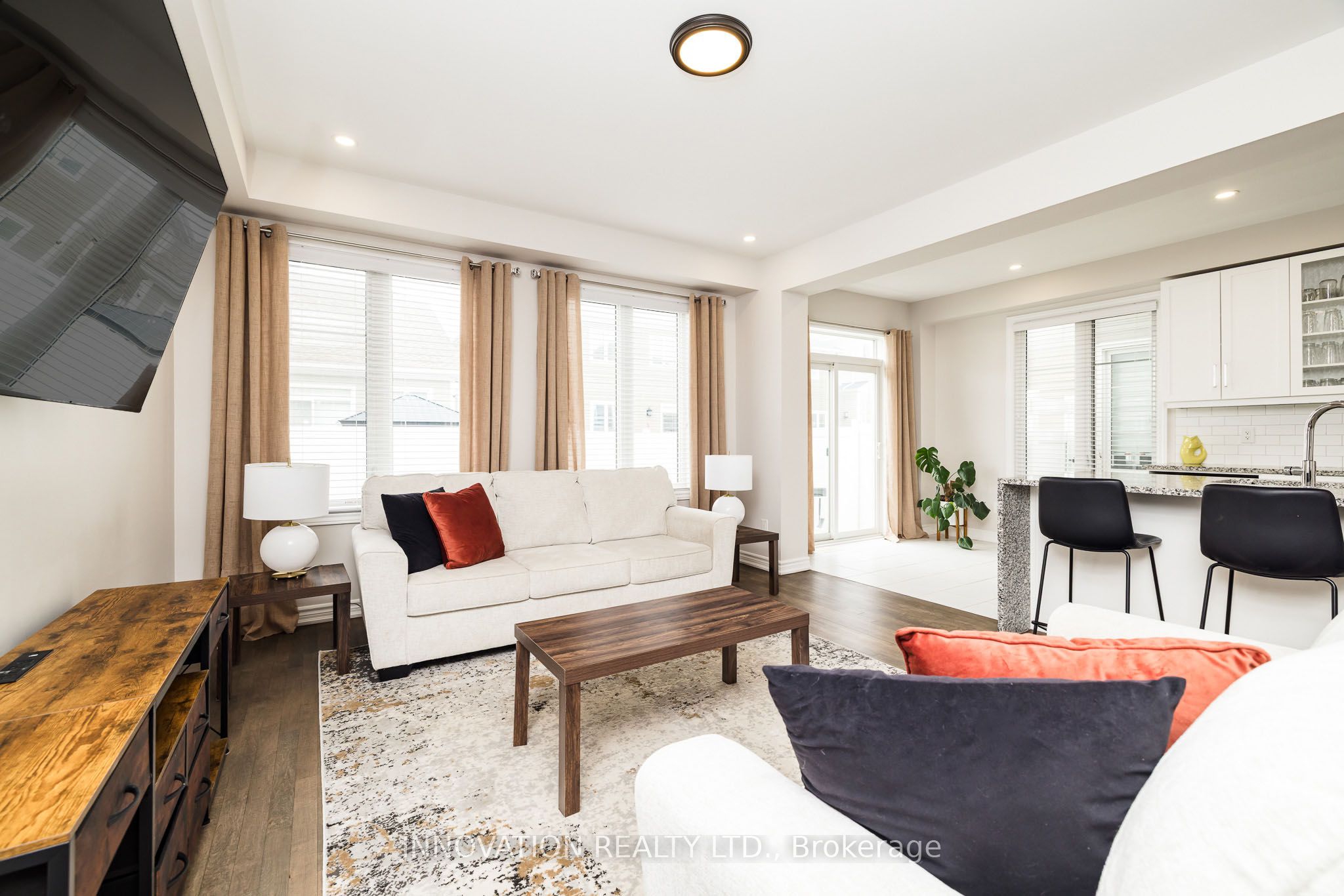 191 Equitation Circle Property Photo 15