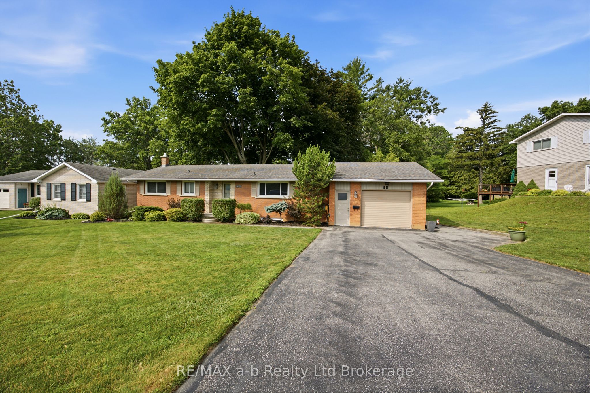 88 Hillside Avenue Property Photo 1